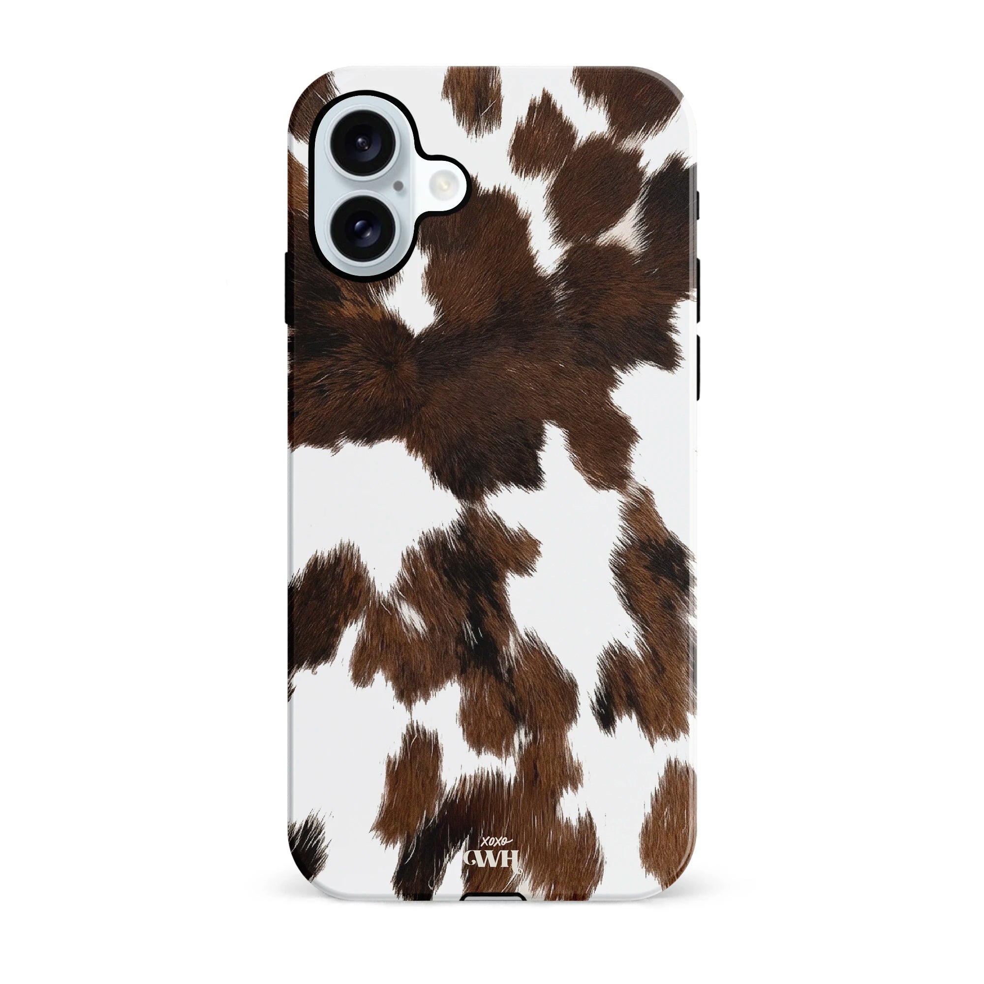 iPhone 16 hoesje met realistische bruine koeienvacht print, hoogglans afwerking en "xoxo CWH" logo.