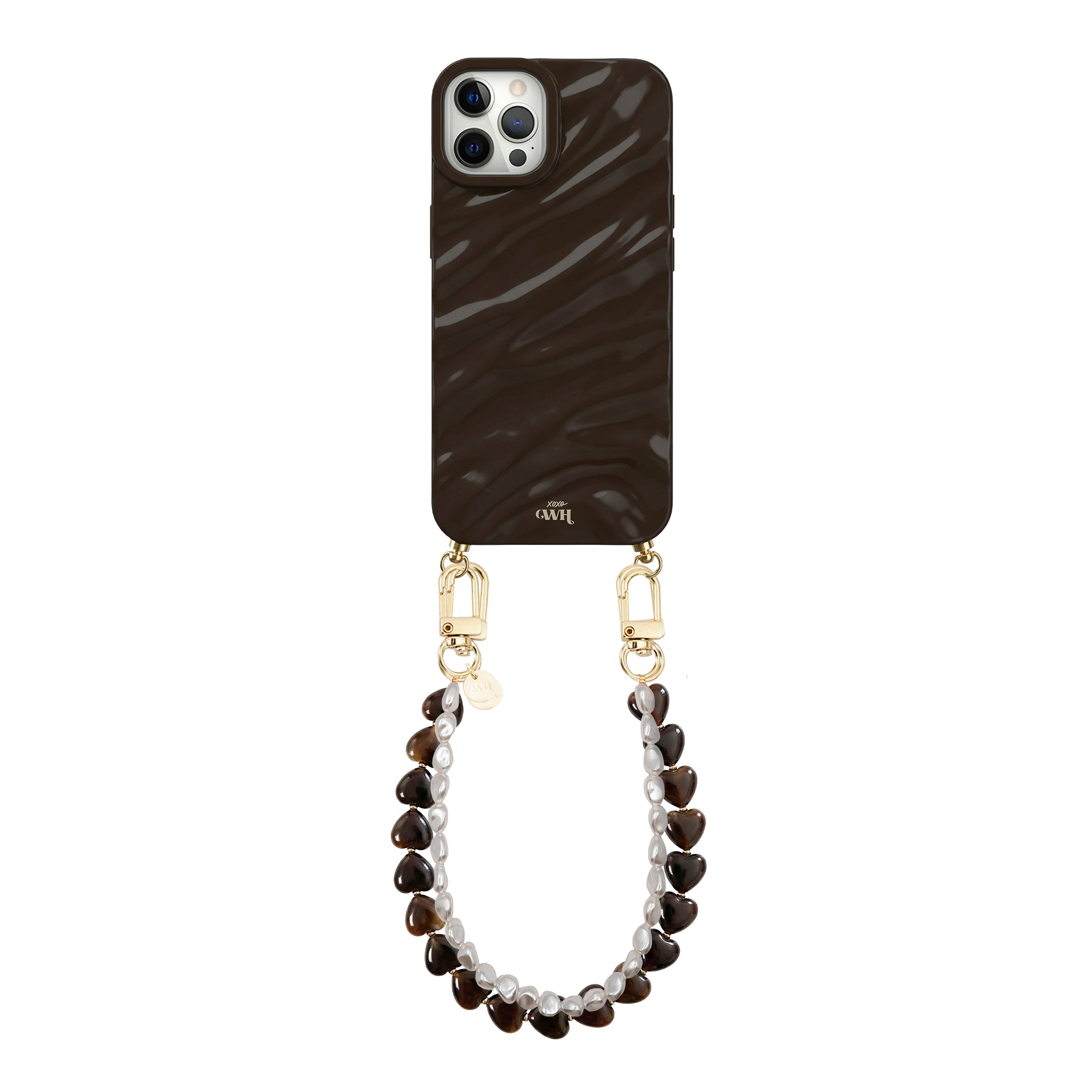 Glanzende diepbruine iPhone 12 Pro hoes met Sweetheart Brown en wit parelkoord, bevestigd met gouden haakjes.