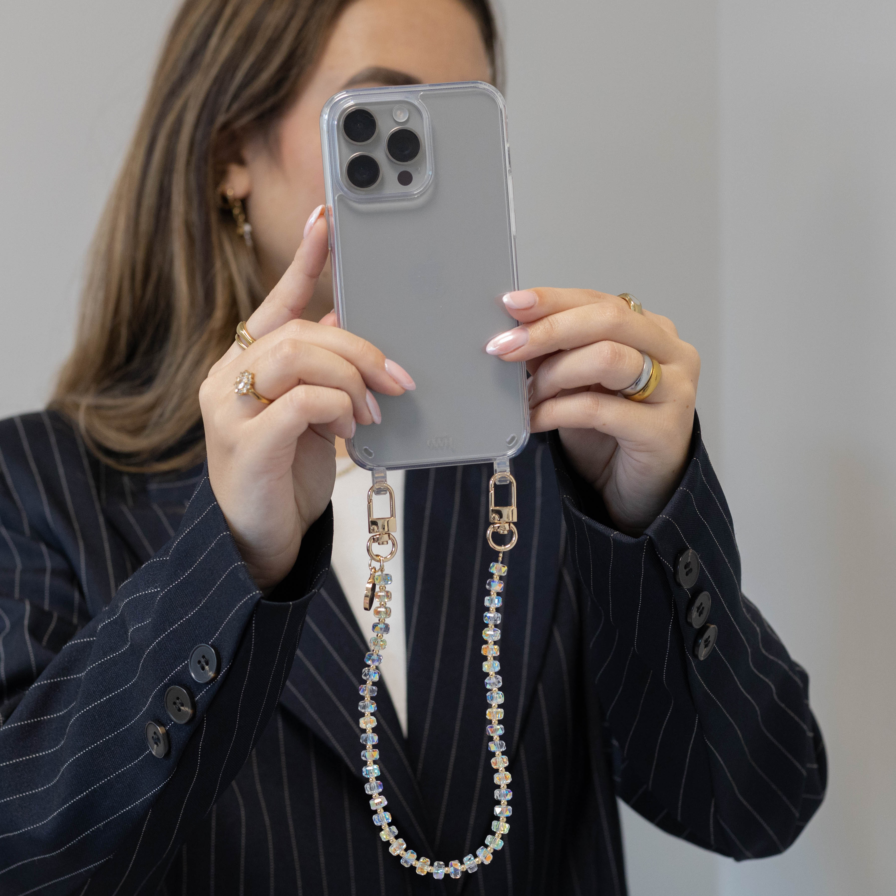 xoxo Wildhearts iPhone 17 Pro - Crystal (Transparent) Transparant Cord Case