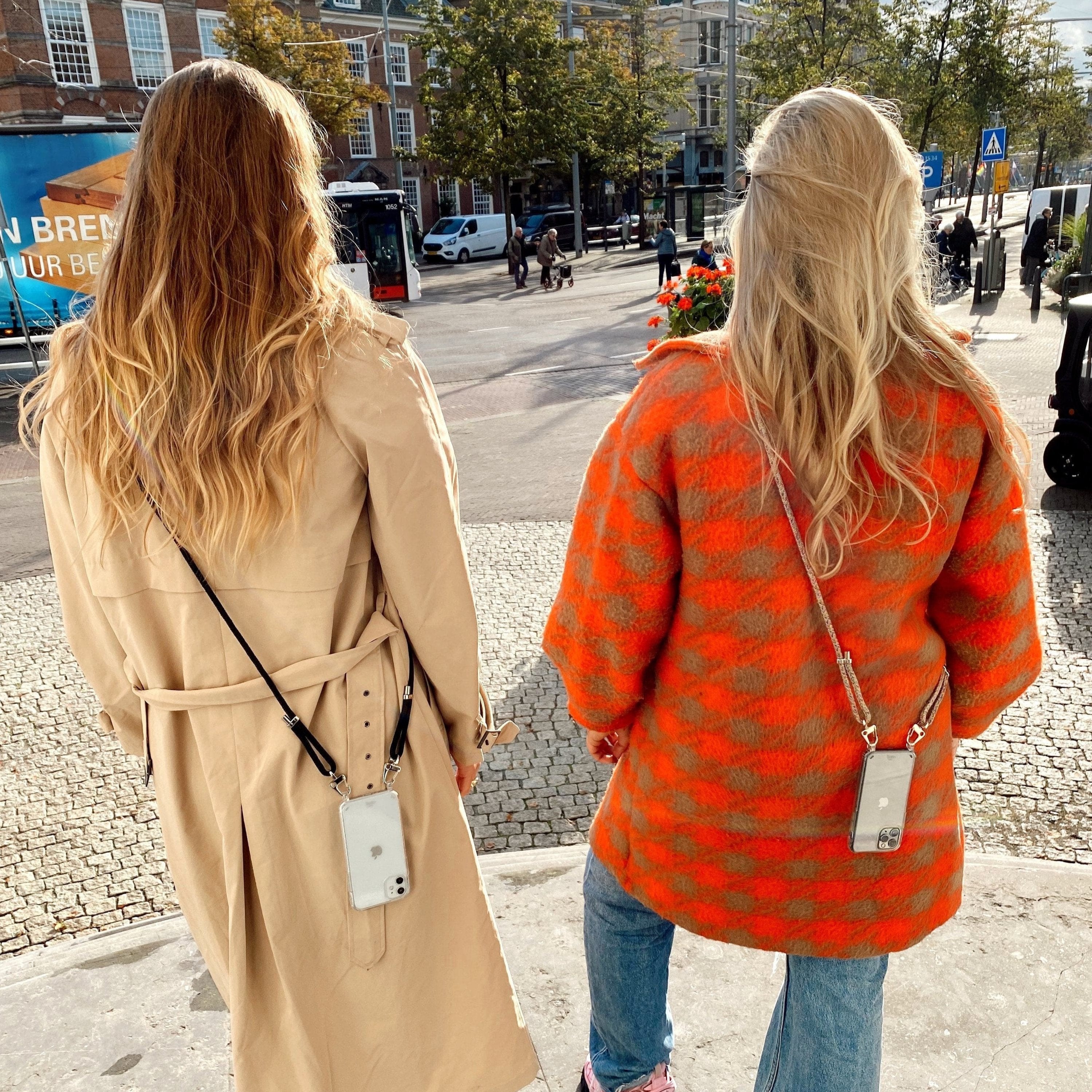 xoxo Wildhearts iPhone 17 - Rainbow Vibes Transparant Cord Case