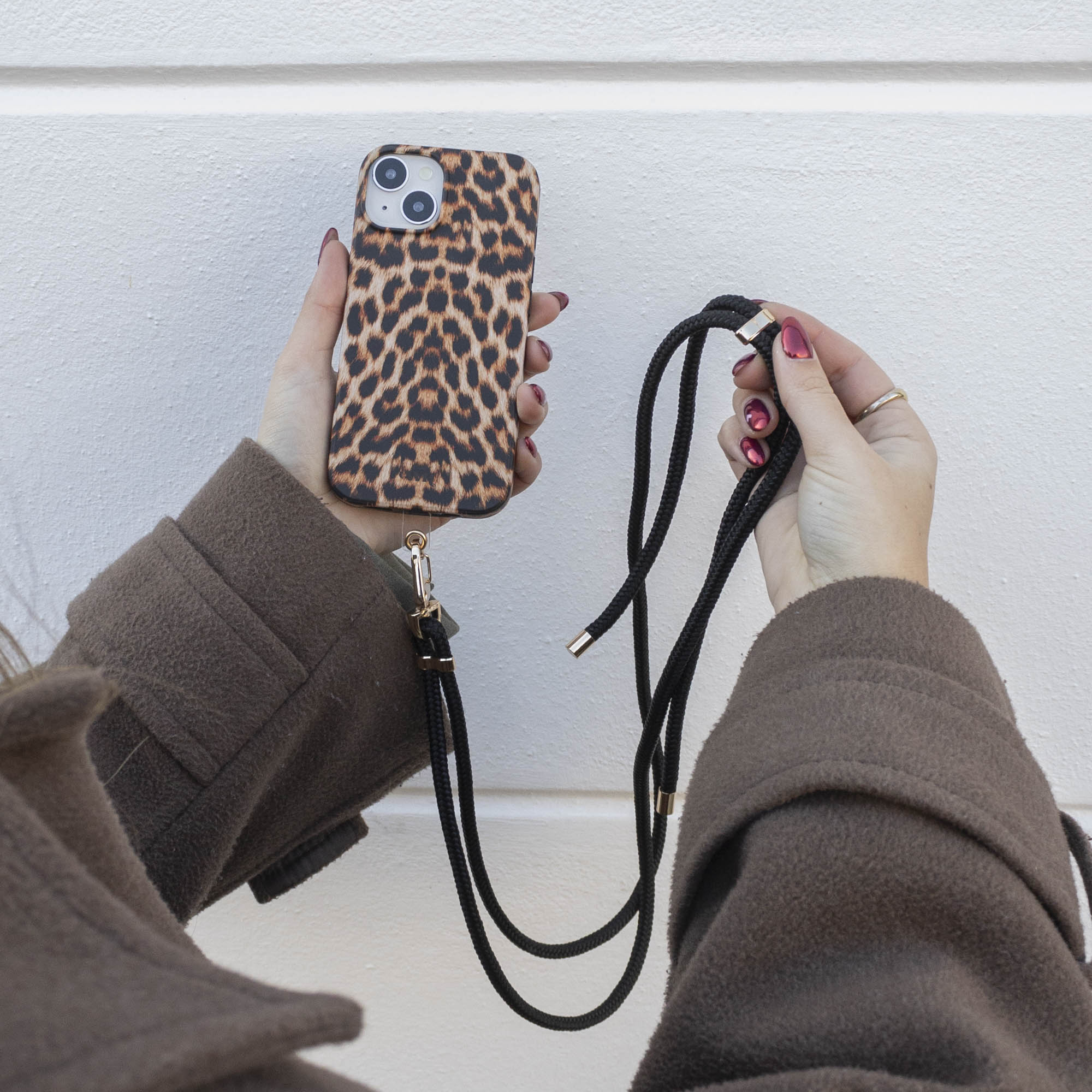 xoxo Wildhearts Leopard Dream Cord Case - iPhone 16 Pro Max