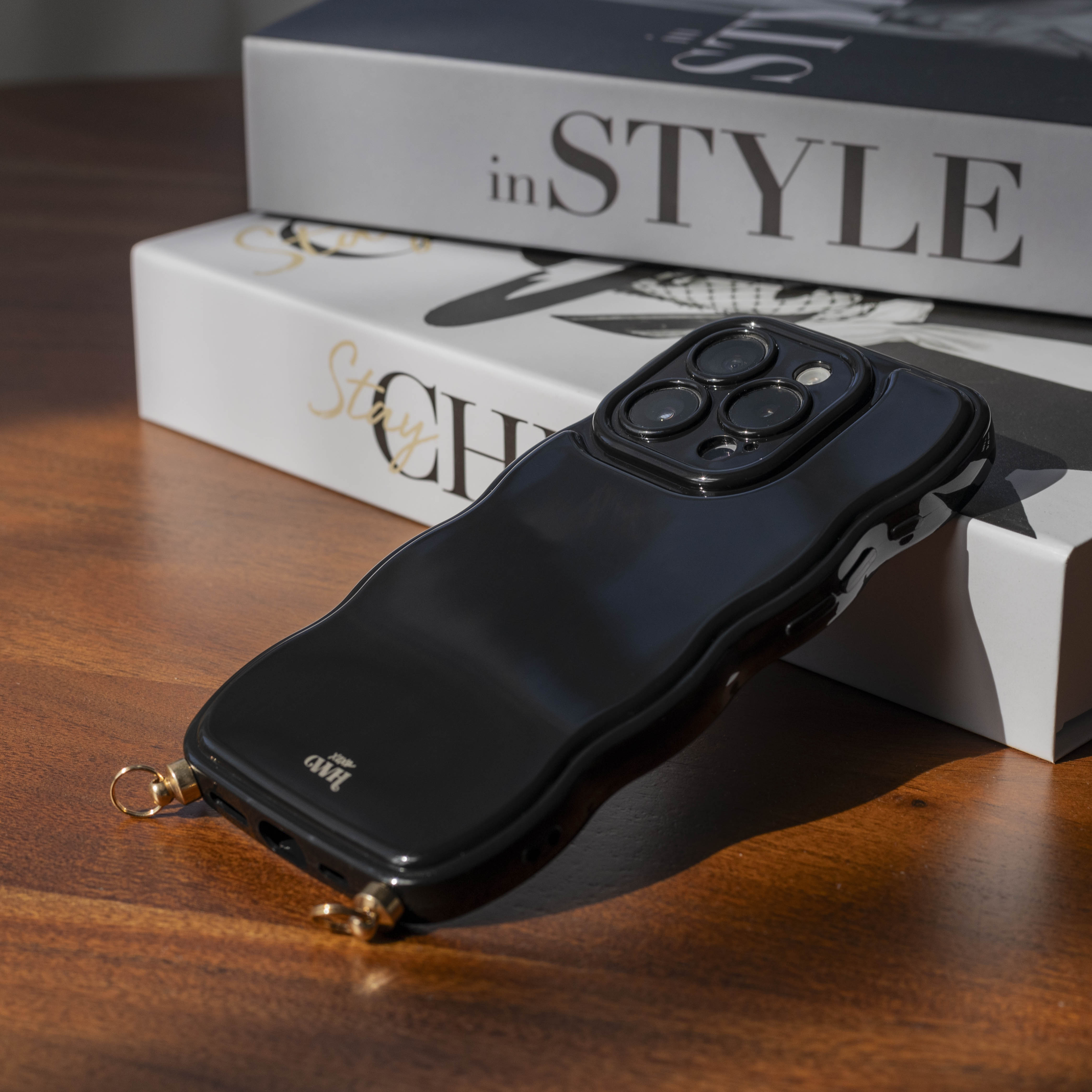 xoxo Wildhearts Glossy Wavy Cord Case Black - iPhone 17 Air