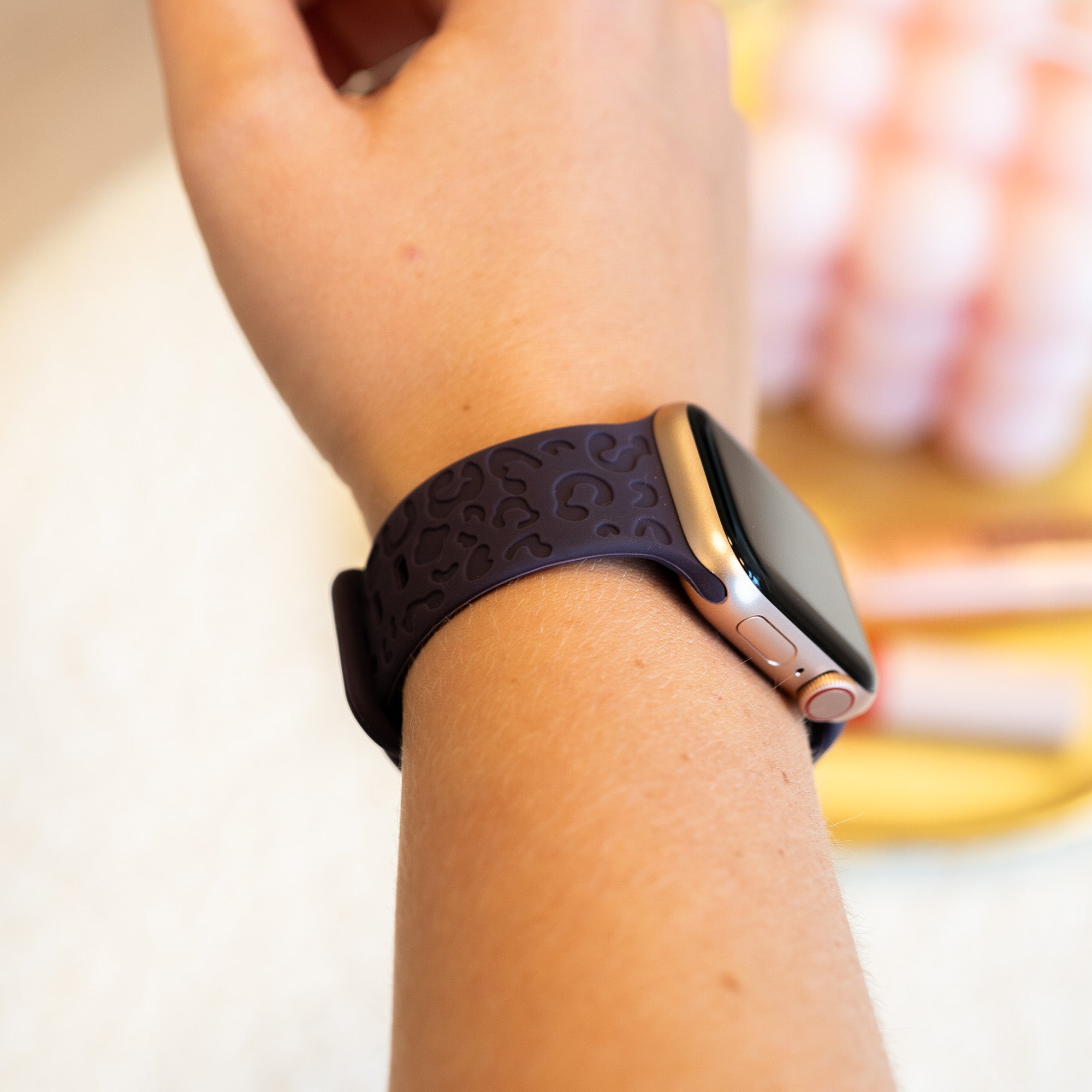 xoxo Wildhearts - Apple Watch siliconen bandje Leopard Print - dark cherry - 38/40/41/42mm