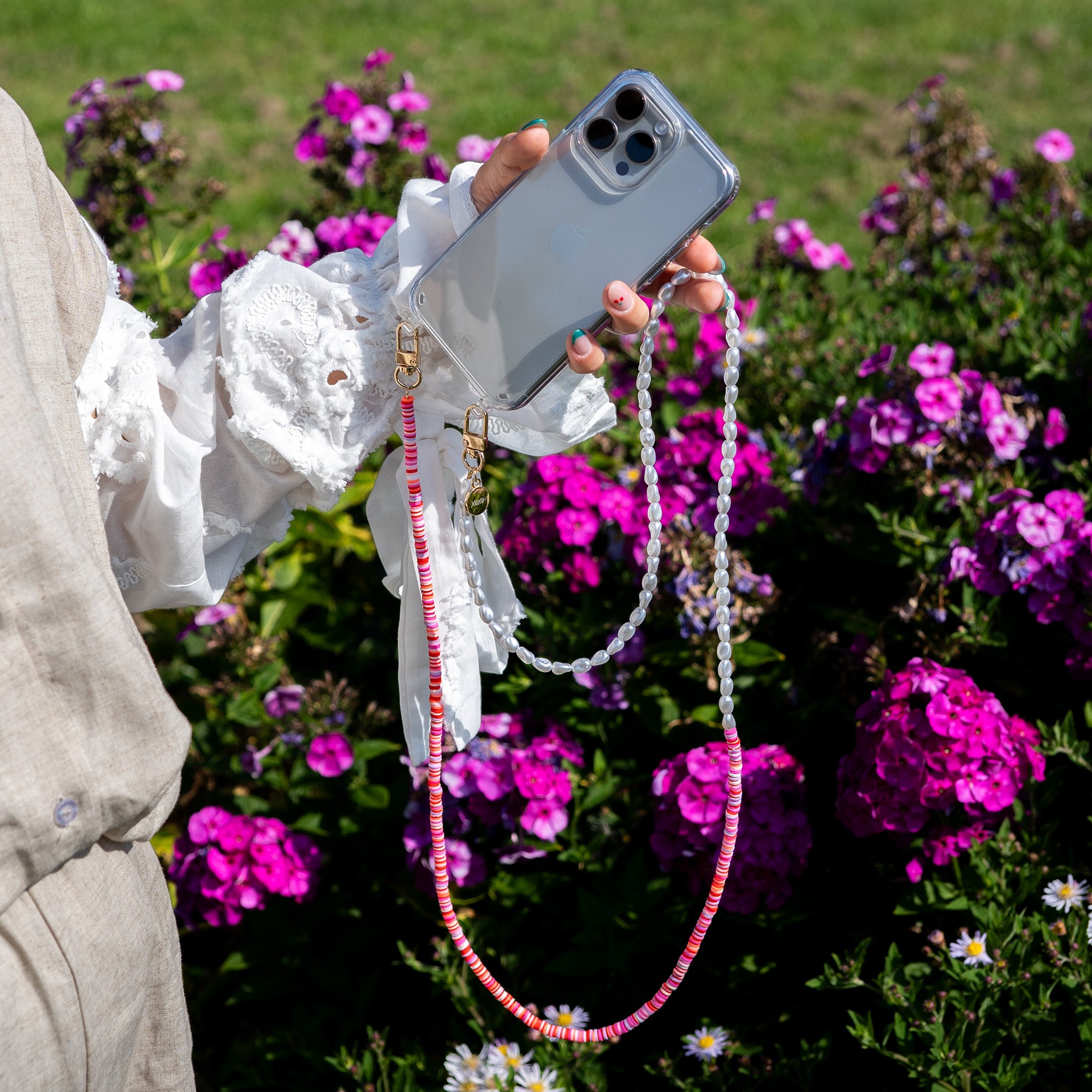 xoxo Wildhearts - iPhone 13 Mini - Island Girl Transparant Cord Case - Long Cord
