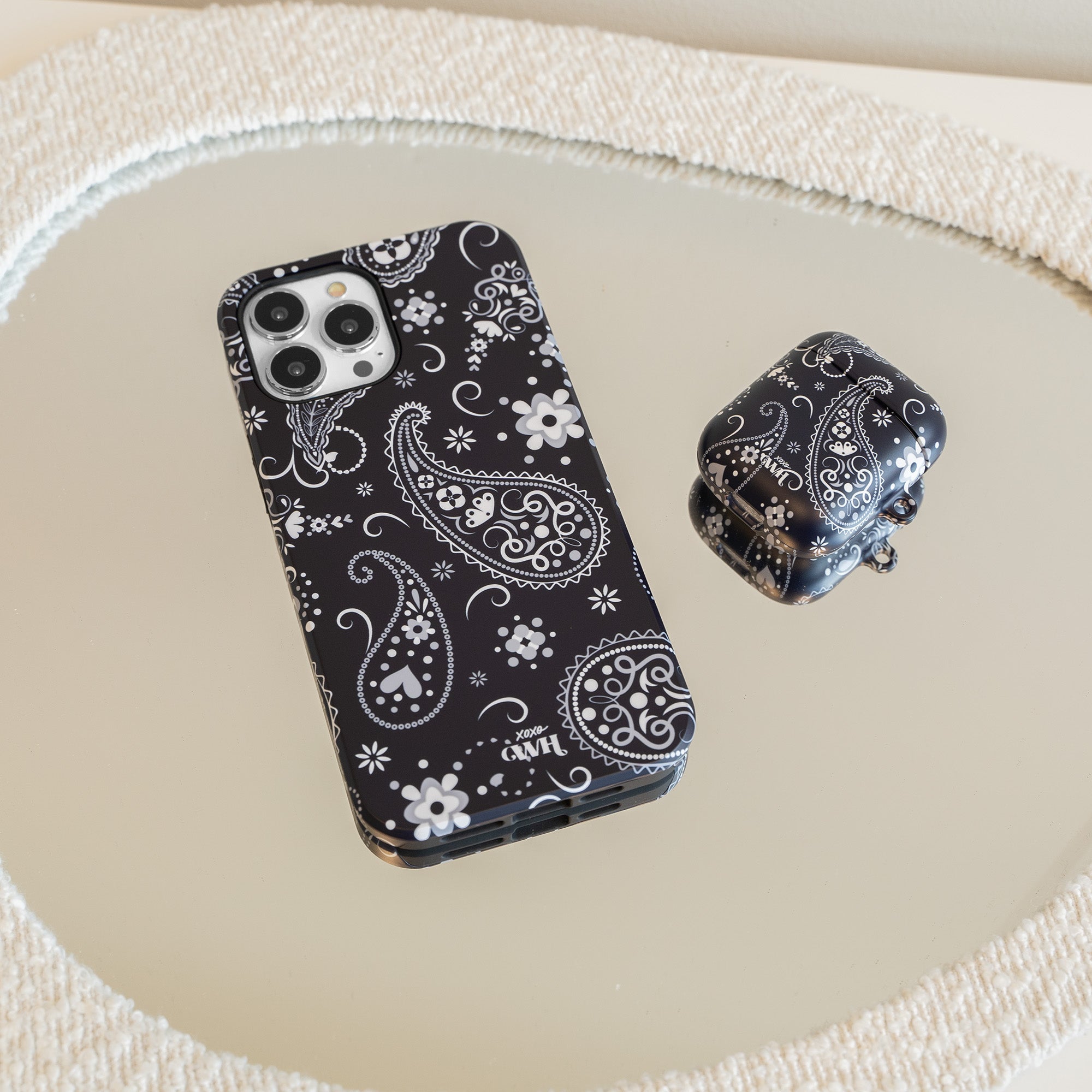 xoxo Wildhearts - AirPods Pro 2 - Paisley Dawn Black