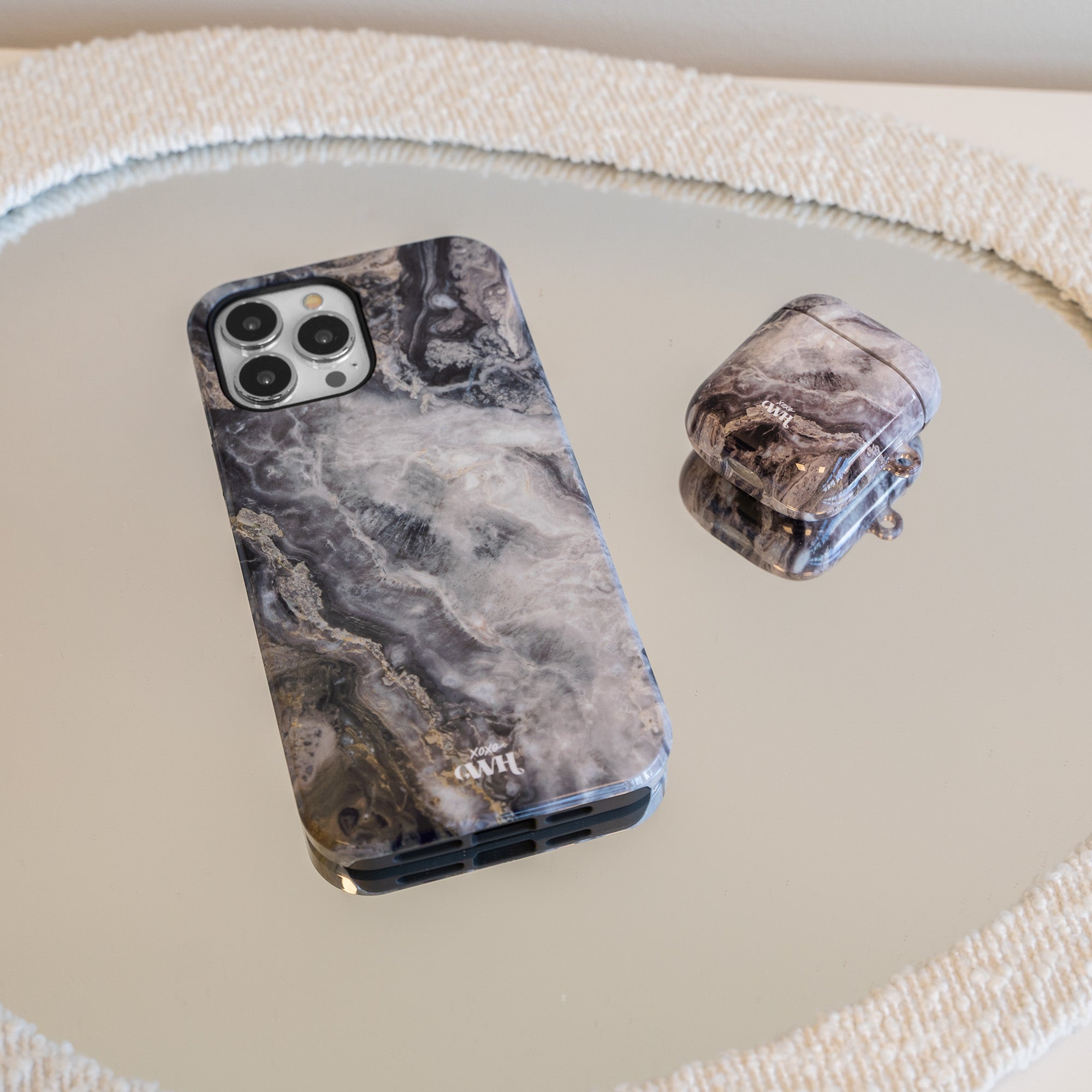 xoxo Wildhearts - AirPods 1 & 2 - Marble Grey River