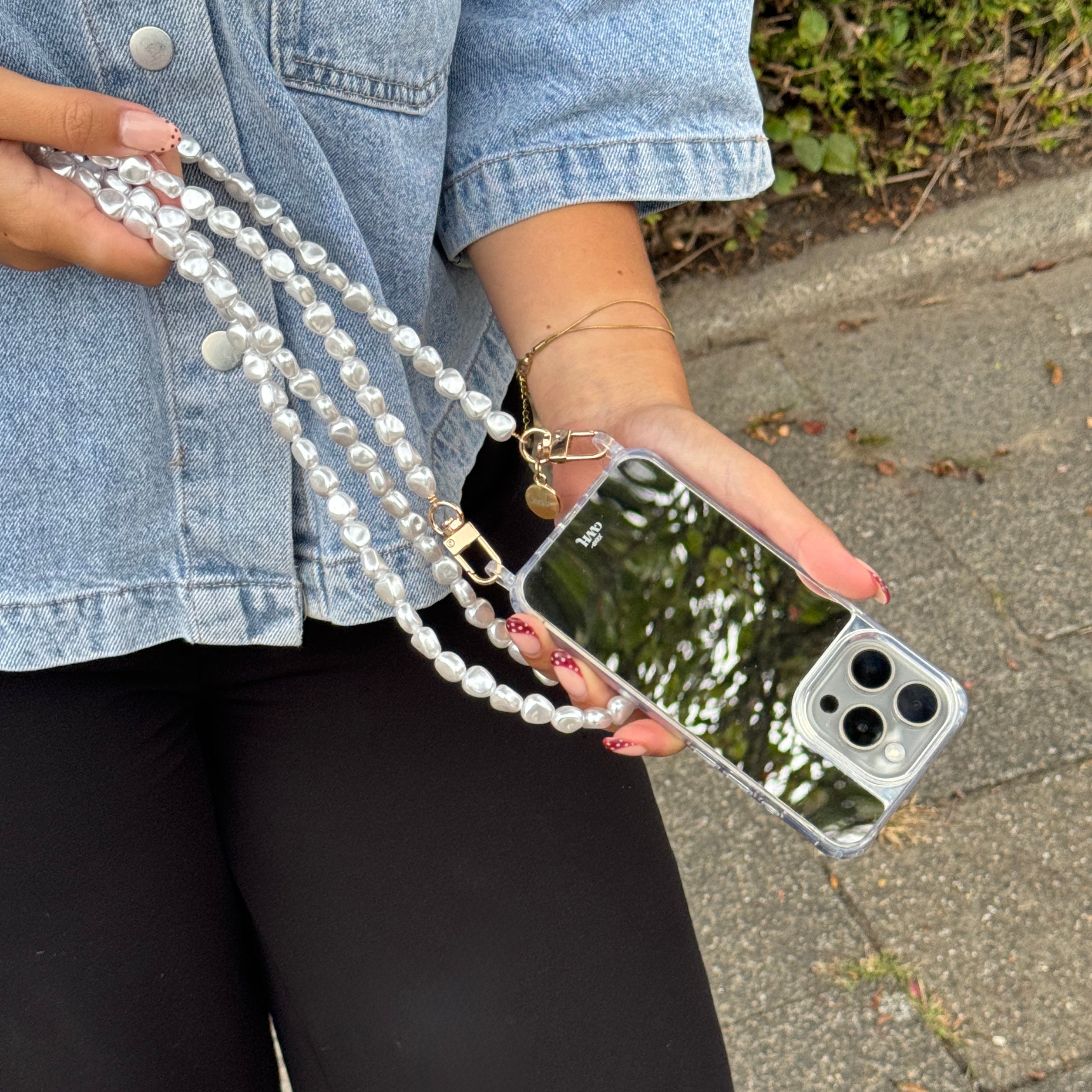 xoxo Wildhearts iPhone 15 Pro - Pearlfection Mirror Cord Case - Long cord