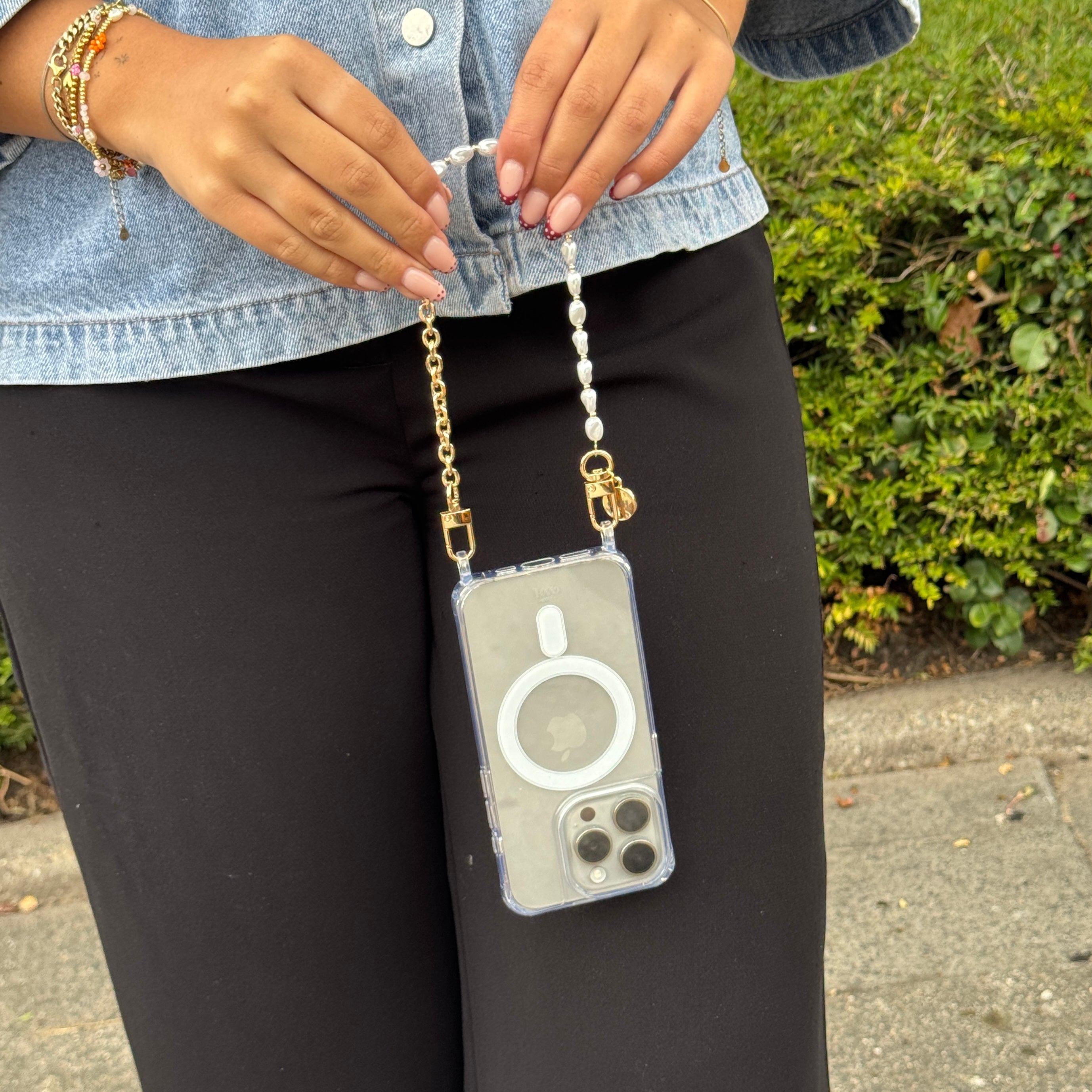 xoxo Wildhearts iPhone 16 Plus - Over The Moon MagSafe Cord Case - Short cord