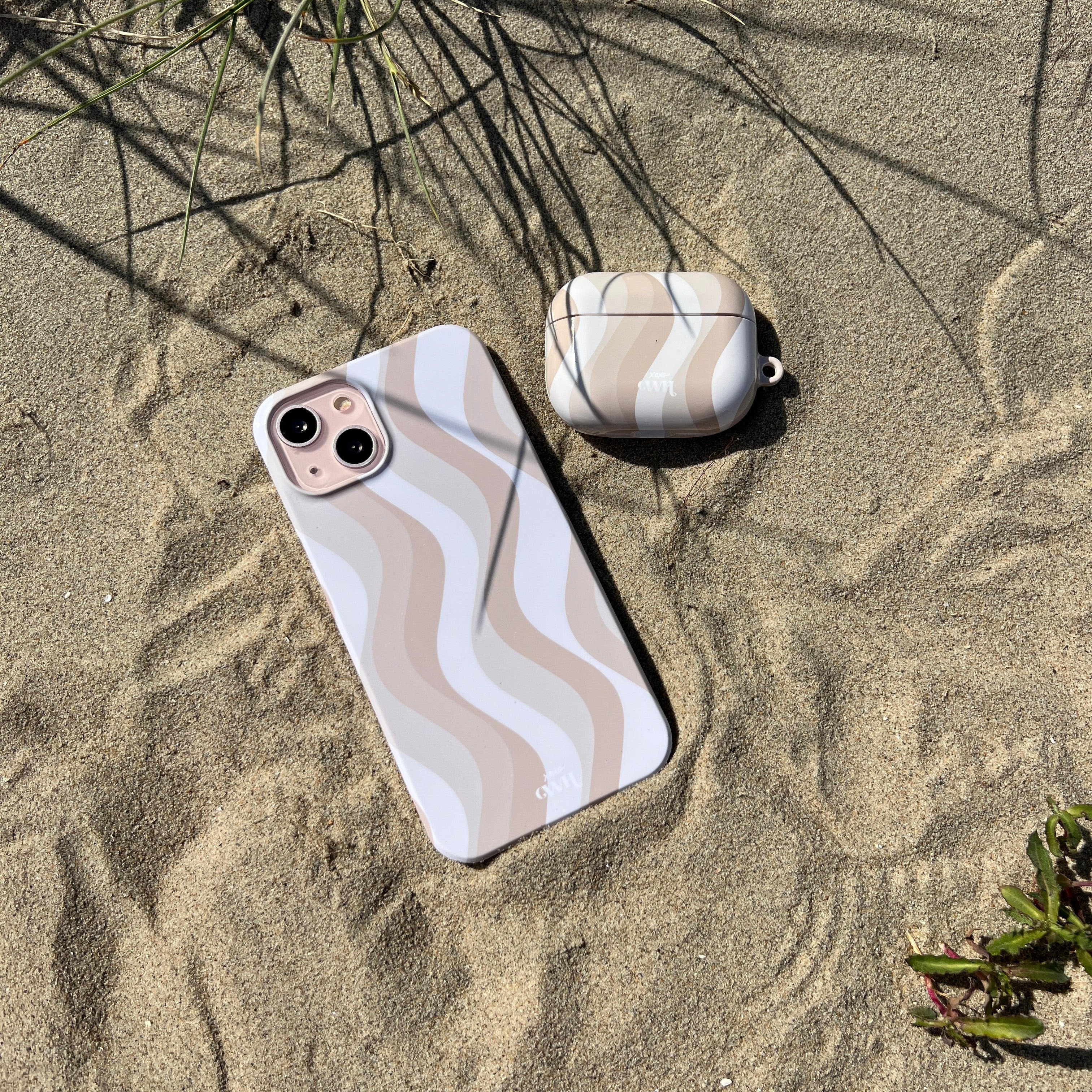 xoxo Wildhearts - Minimal Nude - iPhone 15