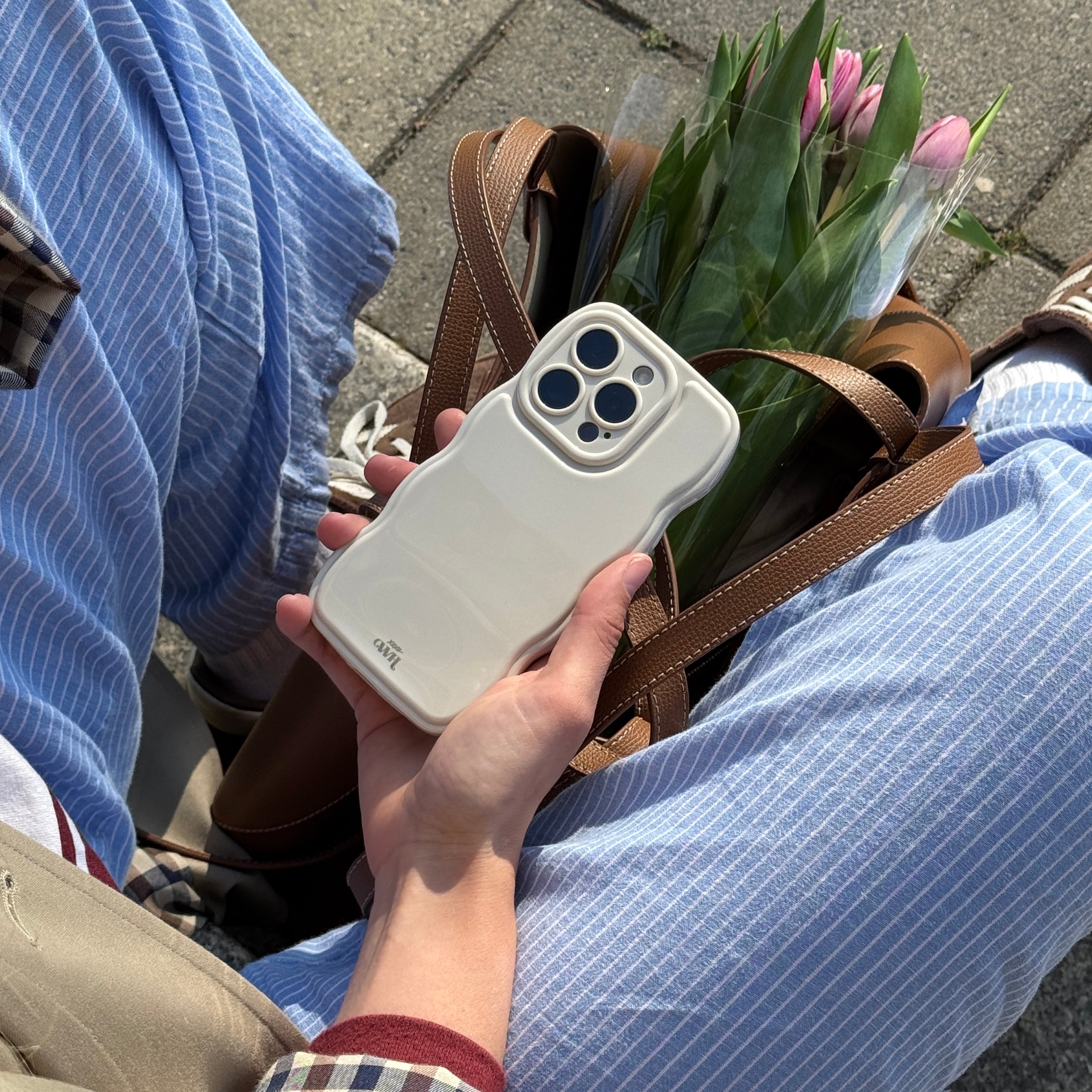 xoxo Wildhearts Glossy Wavy Case Beige - iPhone 17 Air