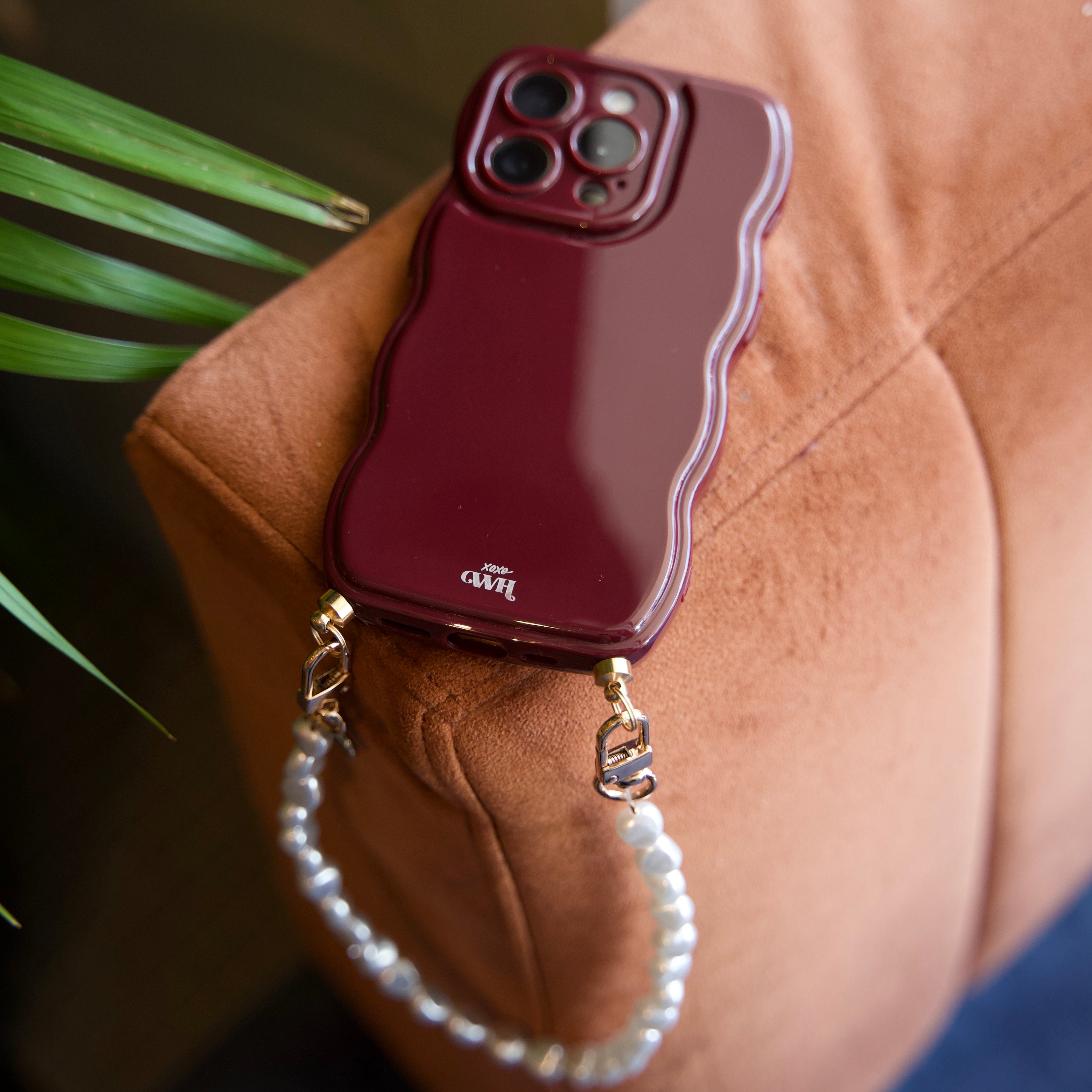 xoxo Wildhearts Glossy Wavy Cord Case Burgundy - Pearlfection (short) - iPhone 16 Pro Max