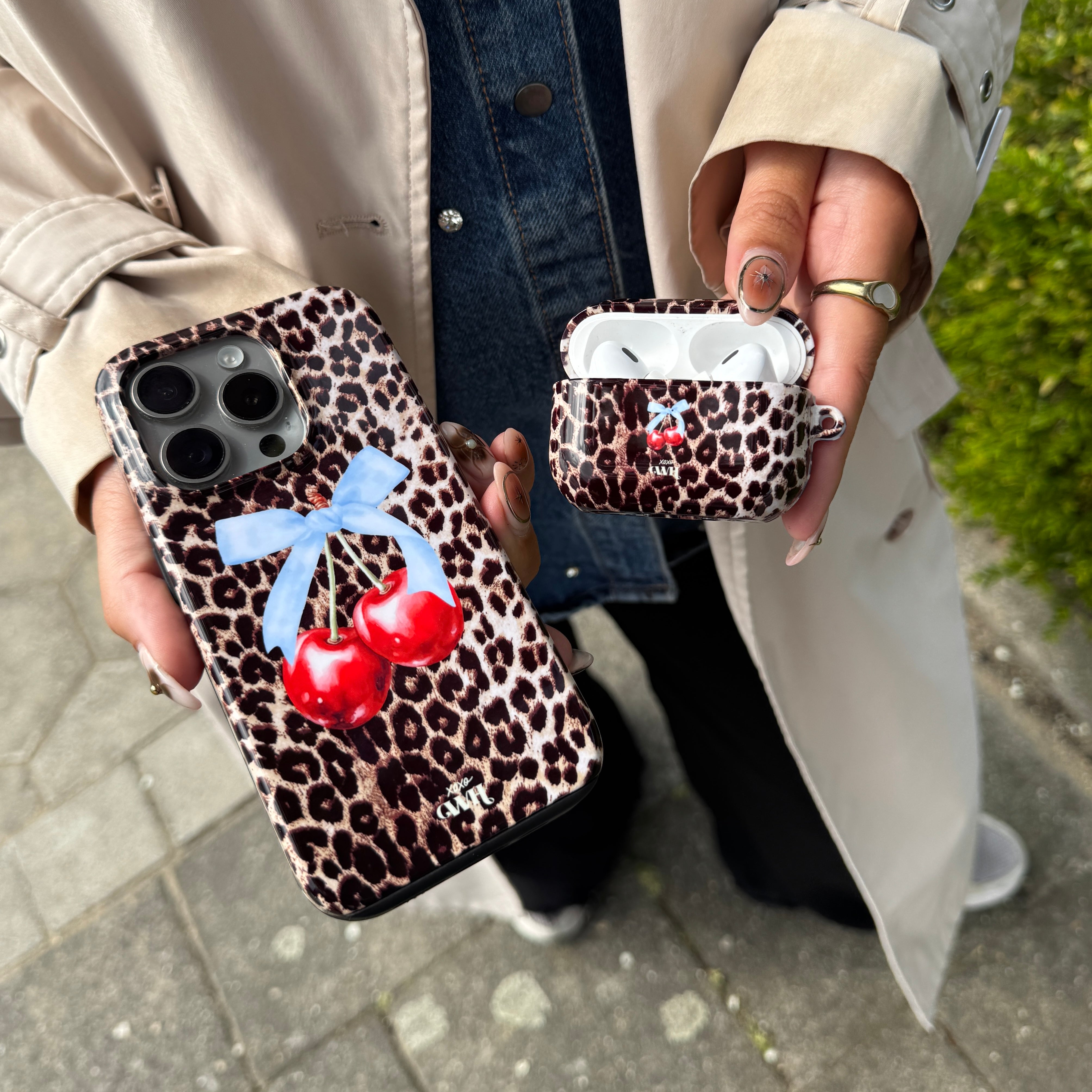 xoxo Wildhearts AirPods 4 - Cherry Wild