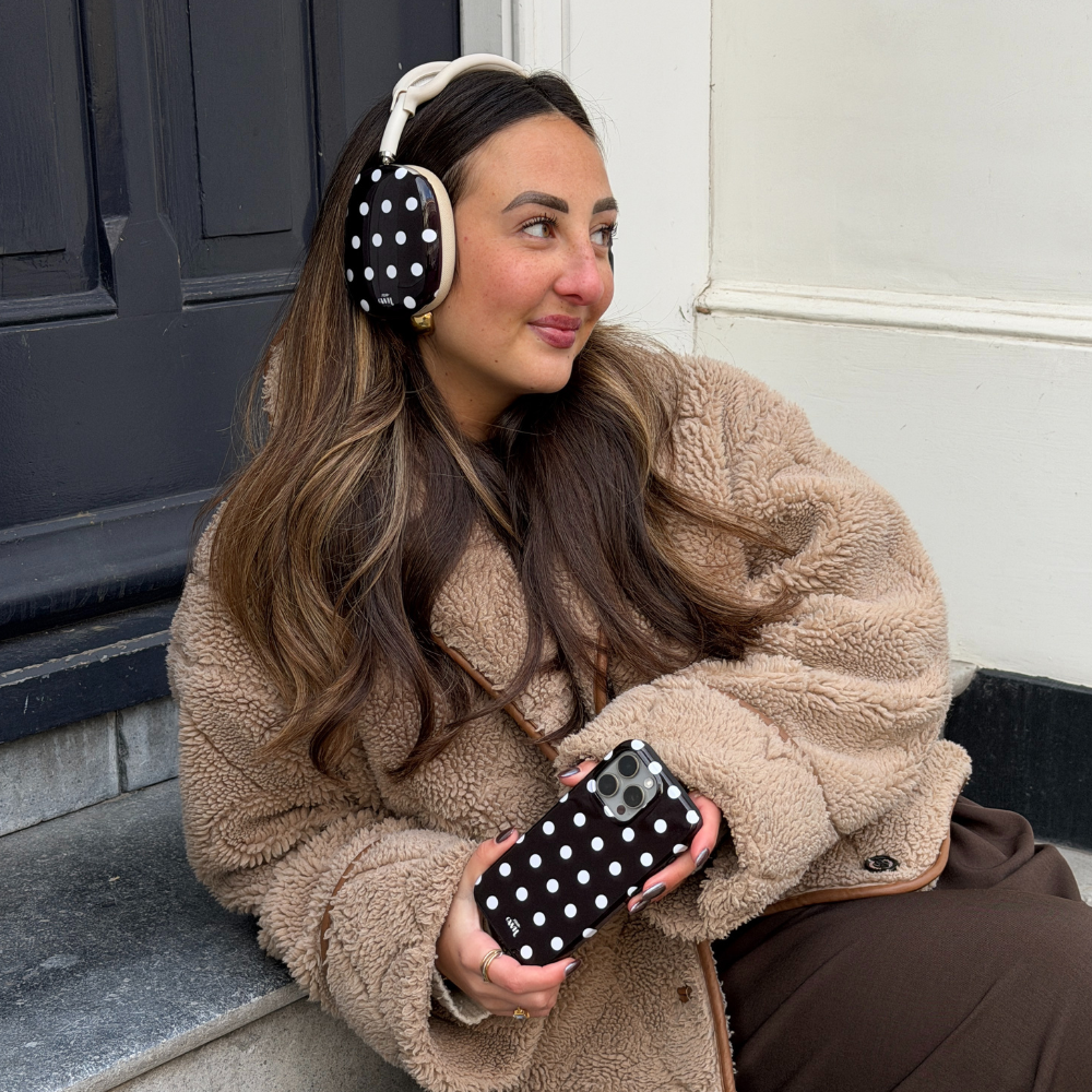 xoxo Wildhearts Polka Dots (Black) MagSafe - Double Layer - iPhone 17 Pro