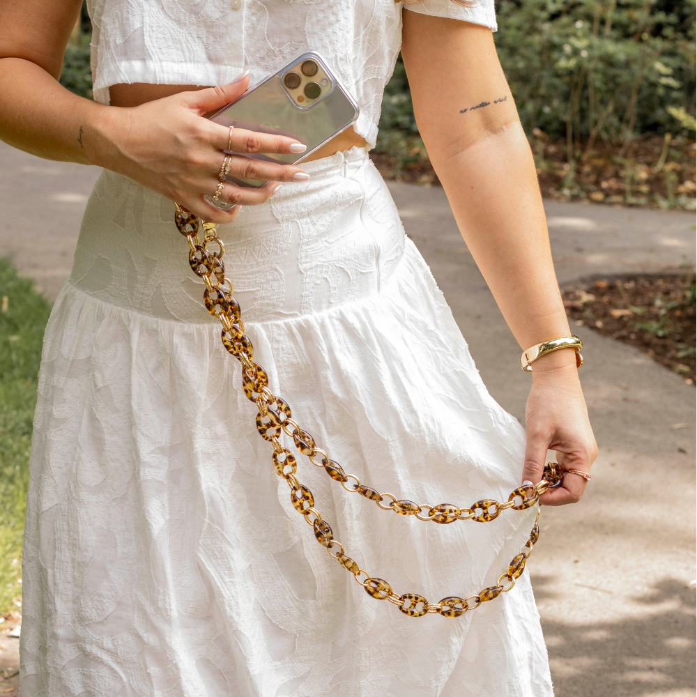 xoxo Wildhearts iPhone 17 - Marble Brown Transparant Cord Case - Long Cord