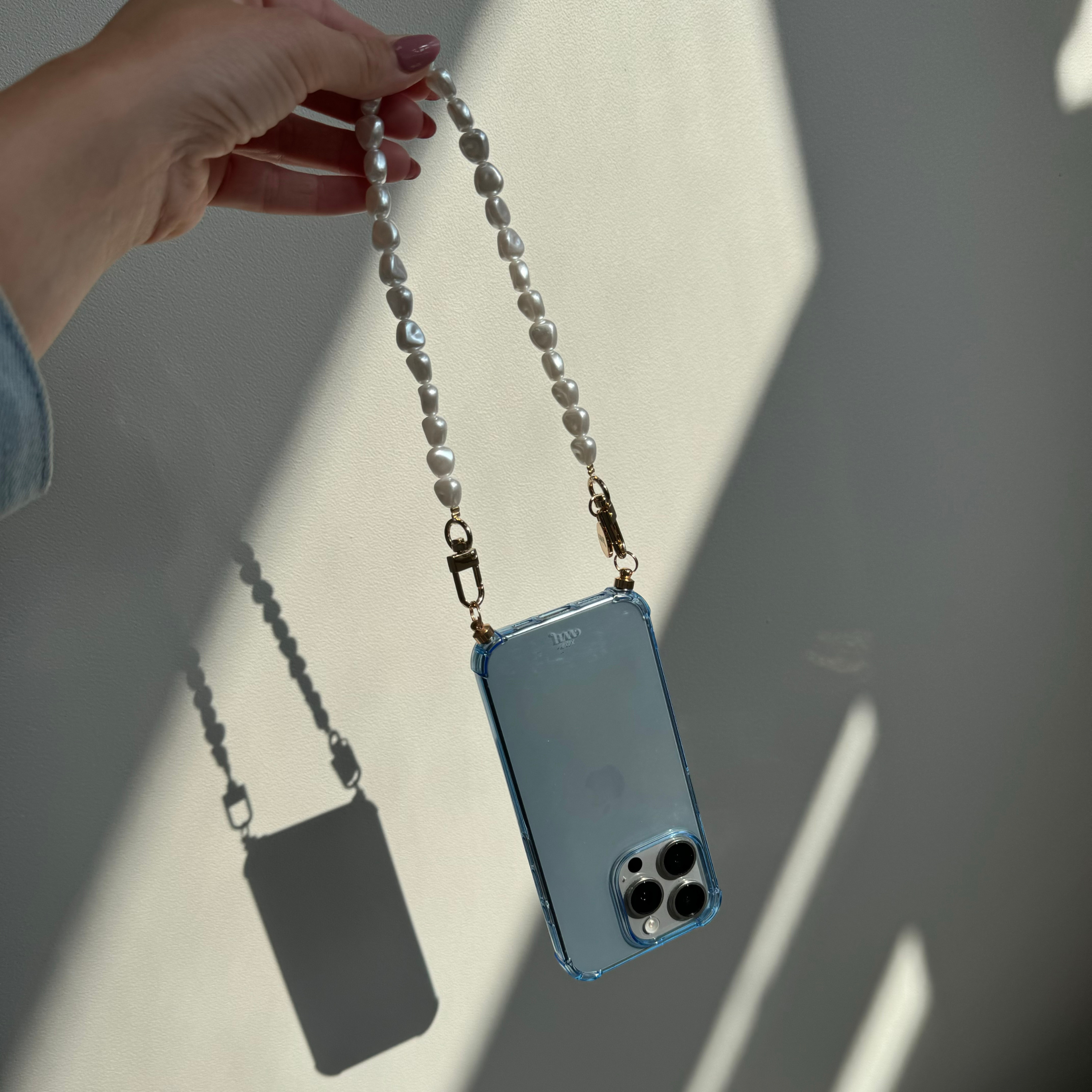 xoxo Wildhearts - iPhone 15 - Pearlfection Cord Case Blue - Short Cord