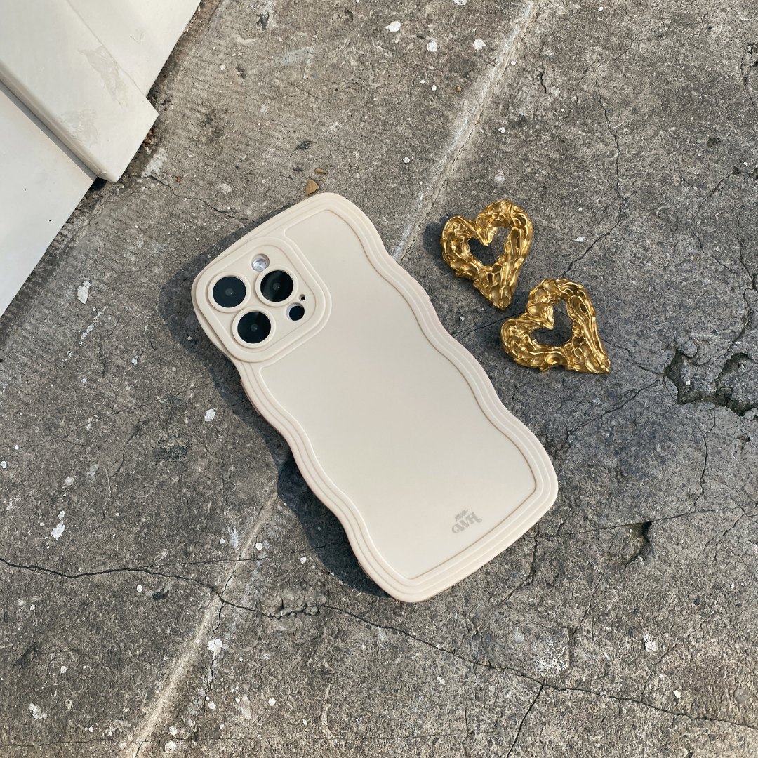 xoxo Wildhearts - Wavy case Beige - iPhone 14 Pro Max