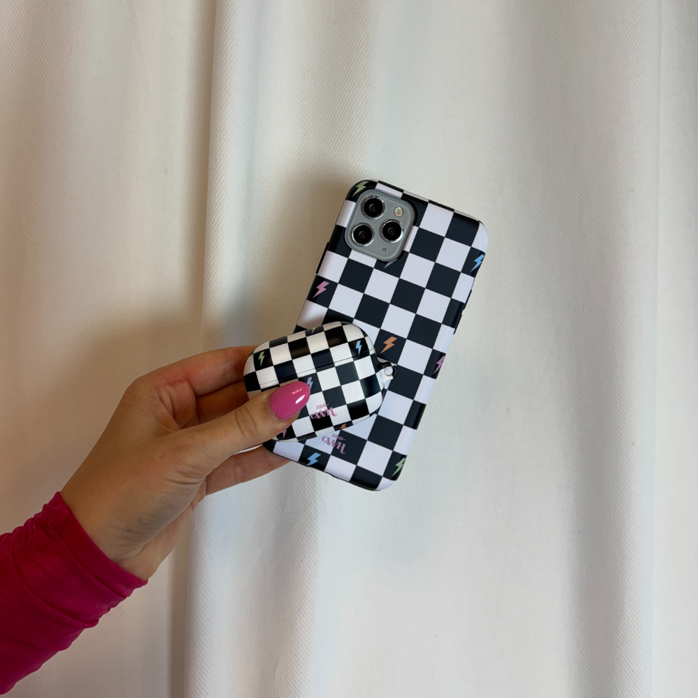 xoxo Wildhearts - AirPods Pro - Thunderstruck