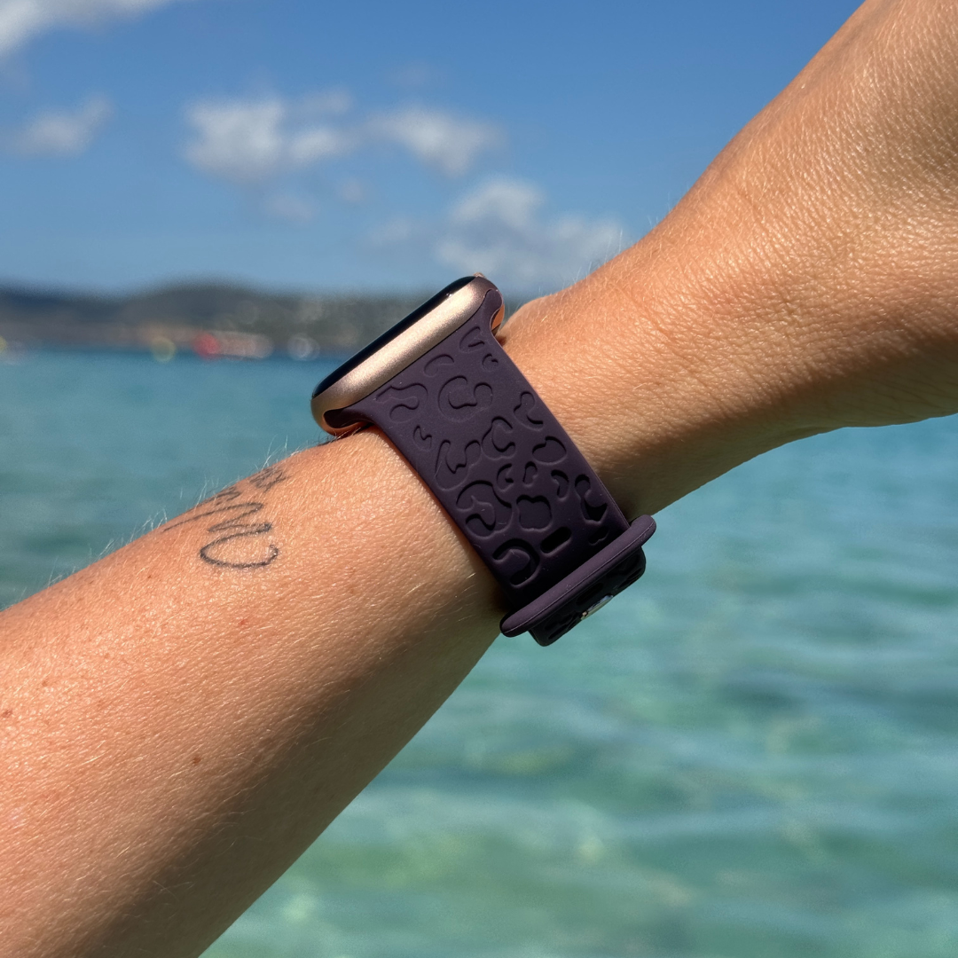 xoxo Wildhearts - Apple Watch siliconen bandje Leopard Print - dark cherry - 38/40/41/42mm