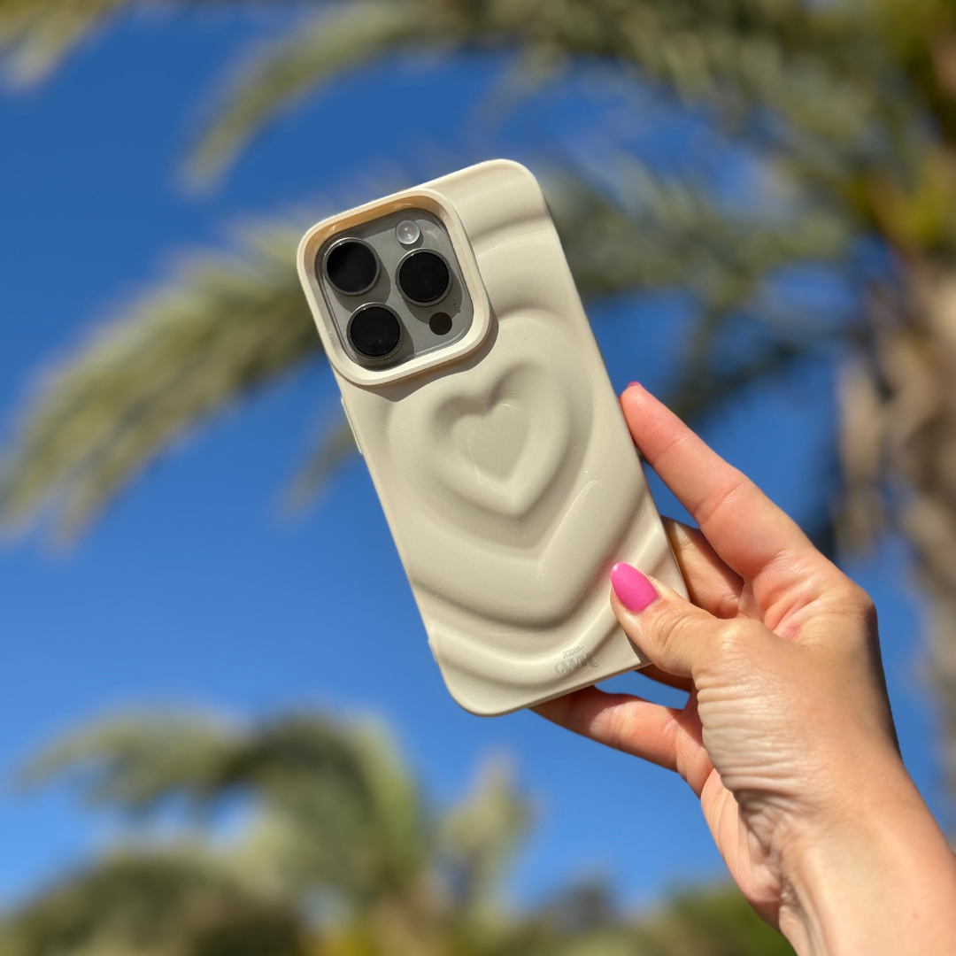 xoxo Wildhearts - Biggest Love Creme - iPhone 11