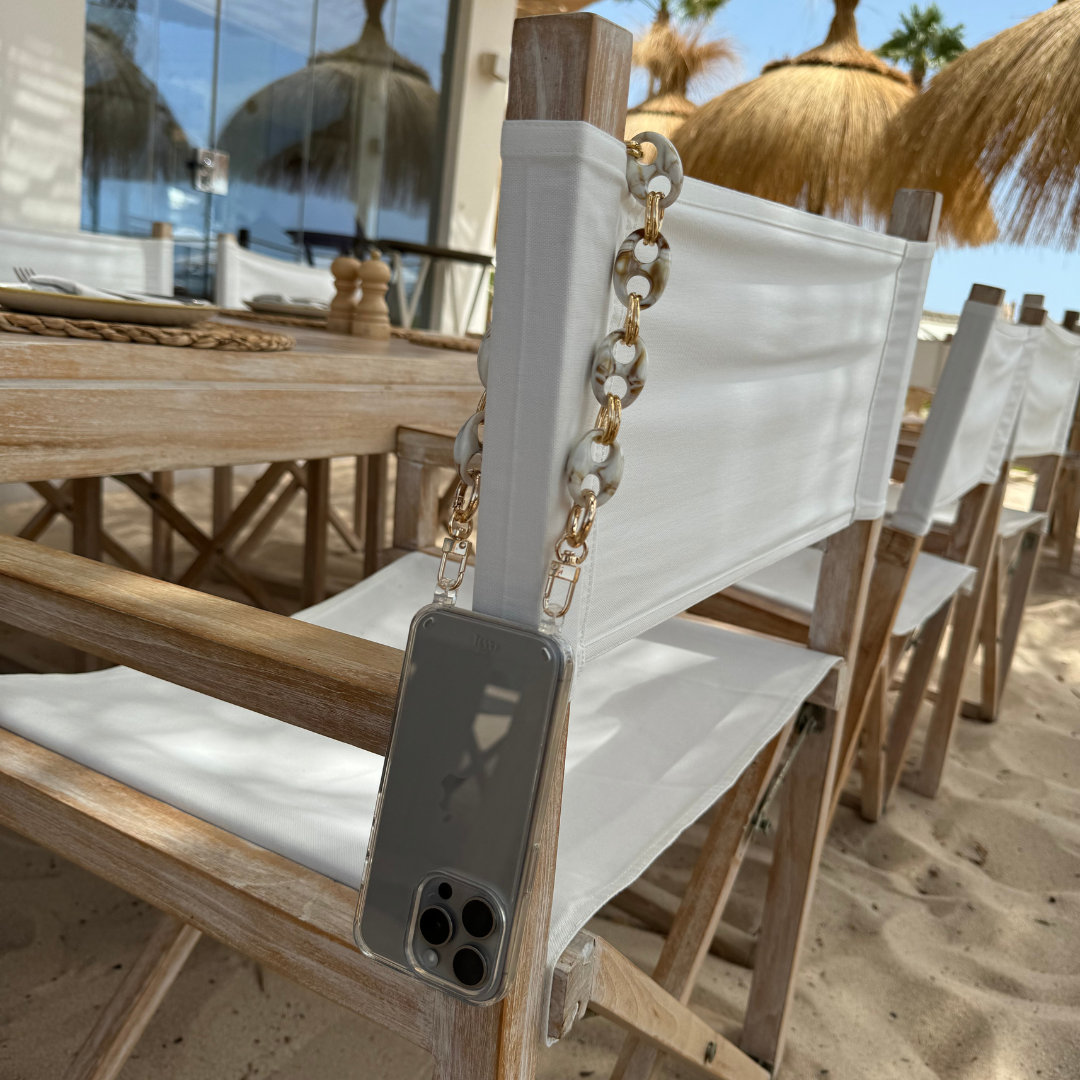 xoxo Wildhearts - iPhone 15 Pro - Marble Creme Transparant Cord Case - Short Cord