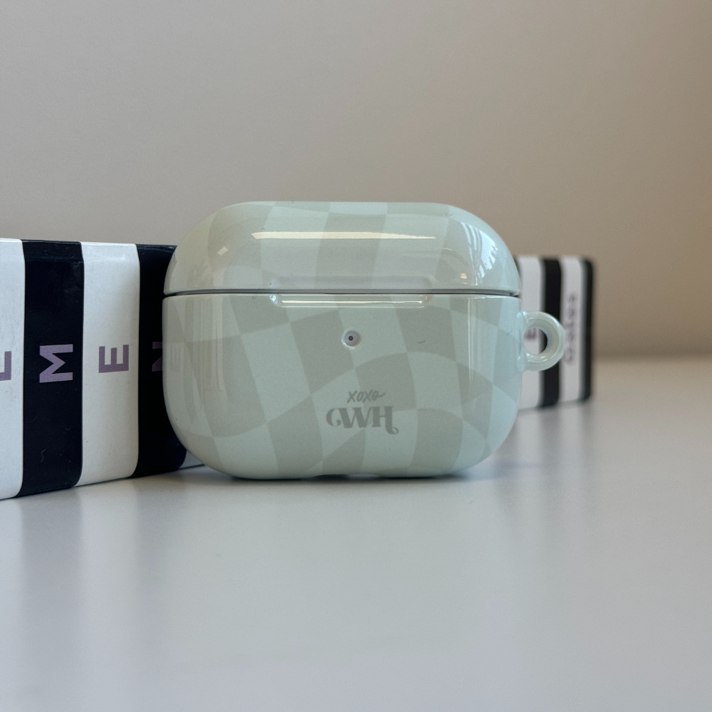 xoxo Wildhearts - AirPods Pro 2 case - Pretty Pistache - Glossy