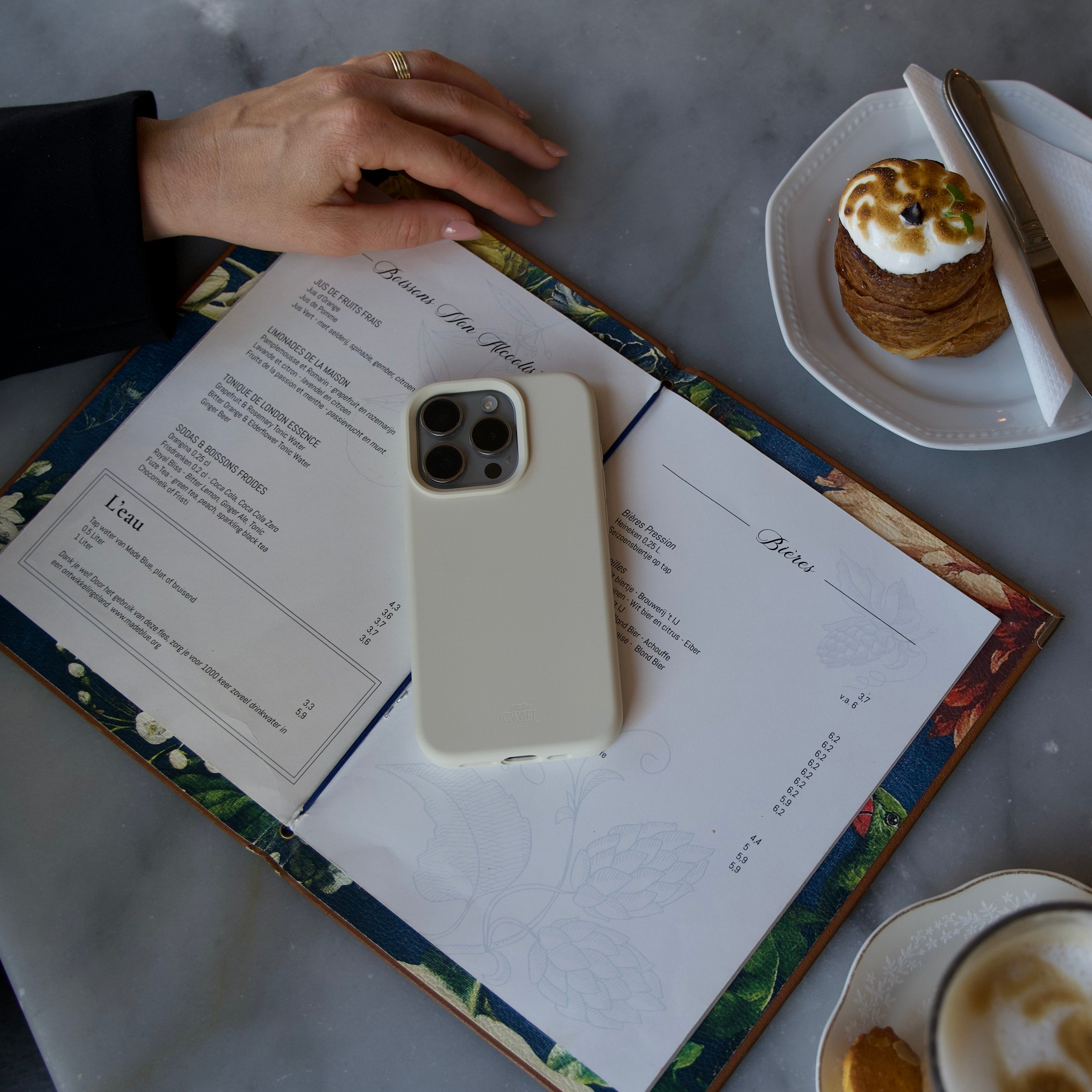 xoxo Wildhearts Shockproof silicone case Beige - iPhone 17 Pro Max