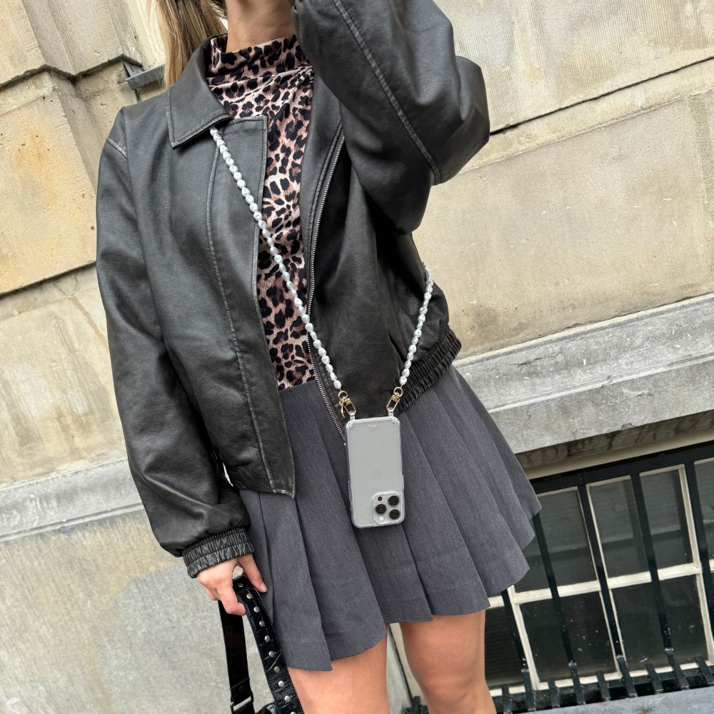 xoxo Wildhearts iPhone 17 - Pearlfection Transparant Cord Case - Long cord