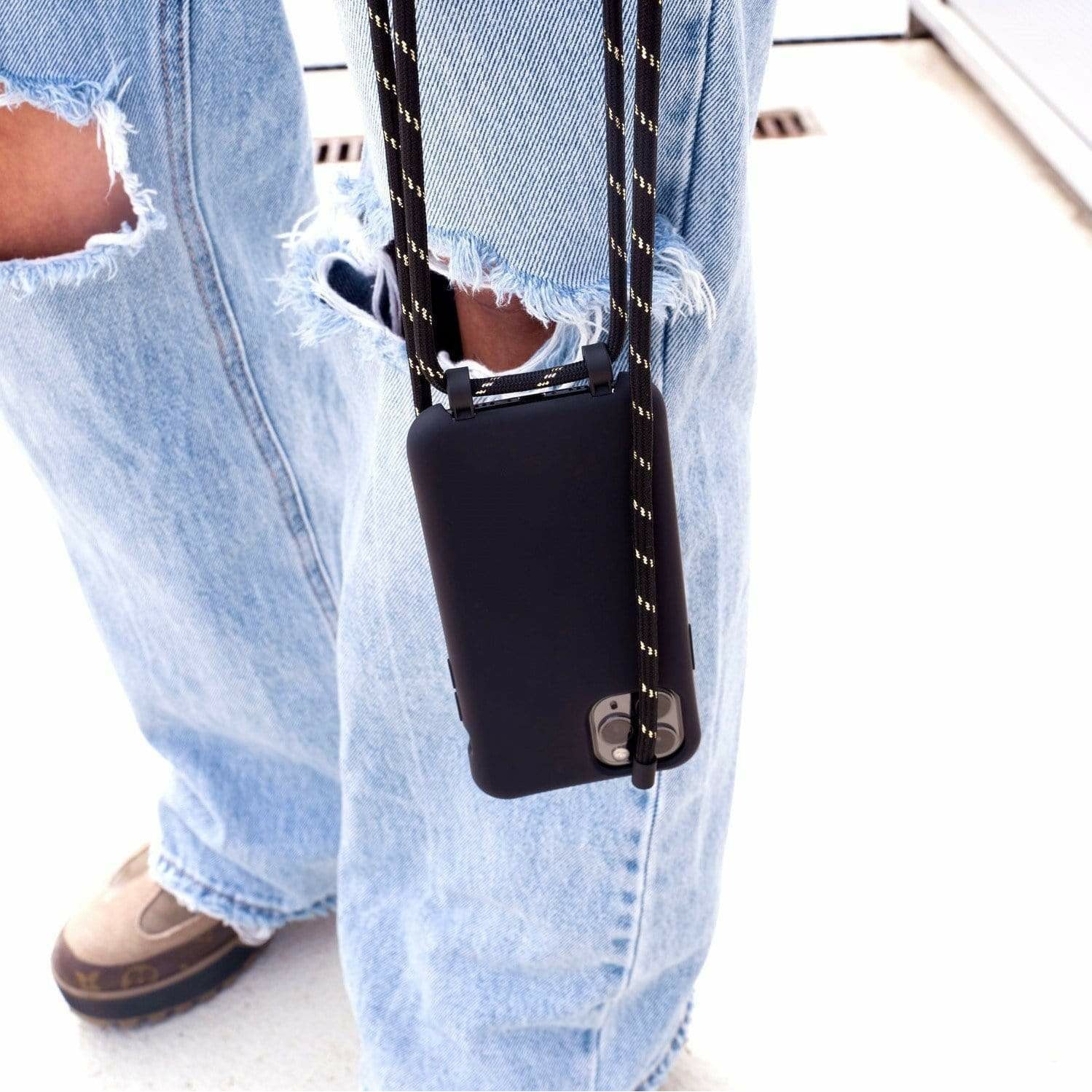 iPhone 12 - Wildhearts Silicone Pretty Black & Gold Cord Case iPhone 12