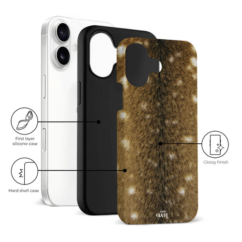 Bambi Bliss iPhone 16 hoesje met bruine hertenvacht print, dubbele laag (silicone & hard shell), en glanzende afwerking.