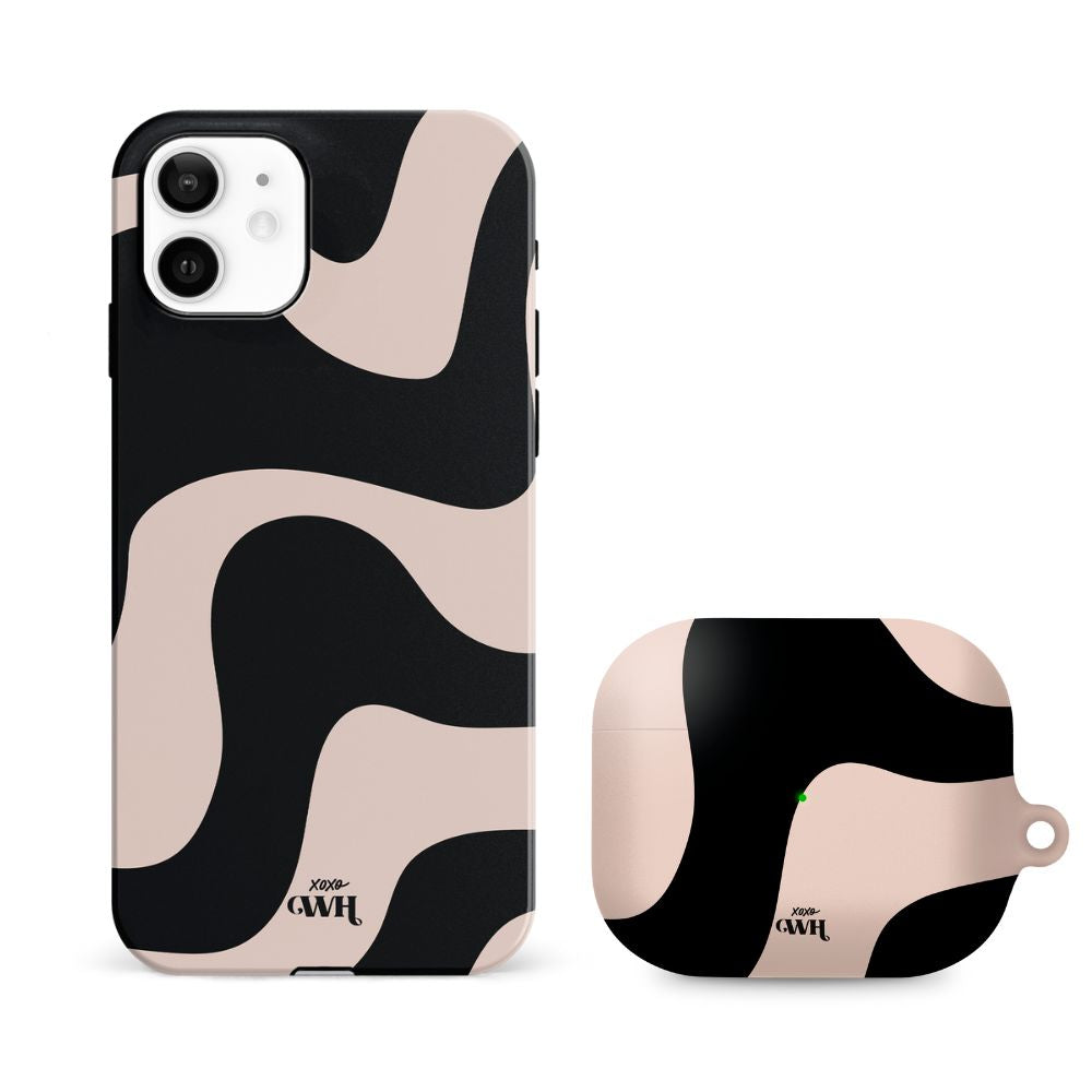 xoxo Wildhearts - xoxo Wildhearts telefoonhoesje geschikt voor iPhone 12 met AirPods Pro (2) hoesje - set - Ride With Me - Double Layer - Telefoonhoesje met dubbele beschermlaag - Golvend patroon case - Zwart en beige