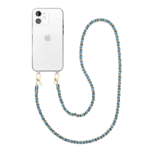 iPhone 12 transparant hoesje met lange, blauwe denim ketting en gouden details.