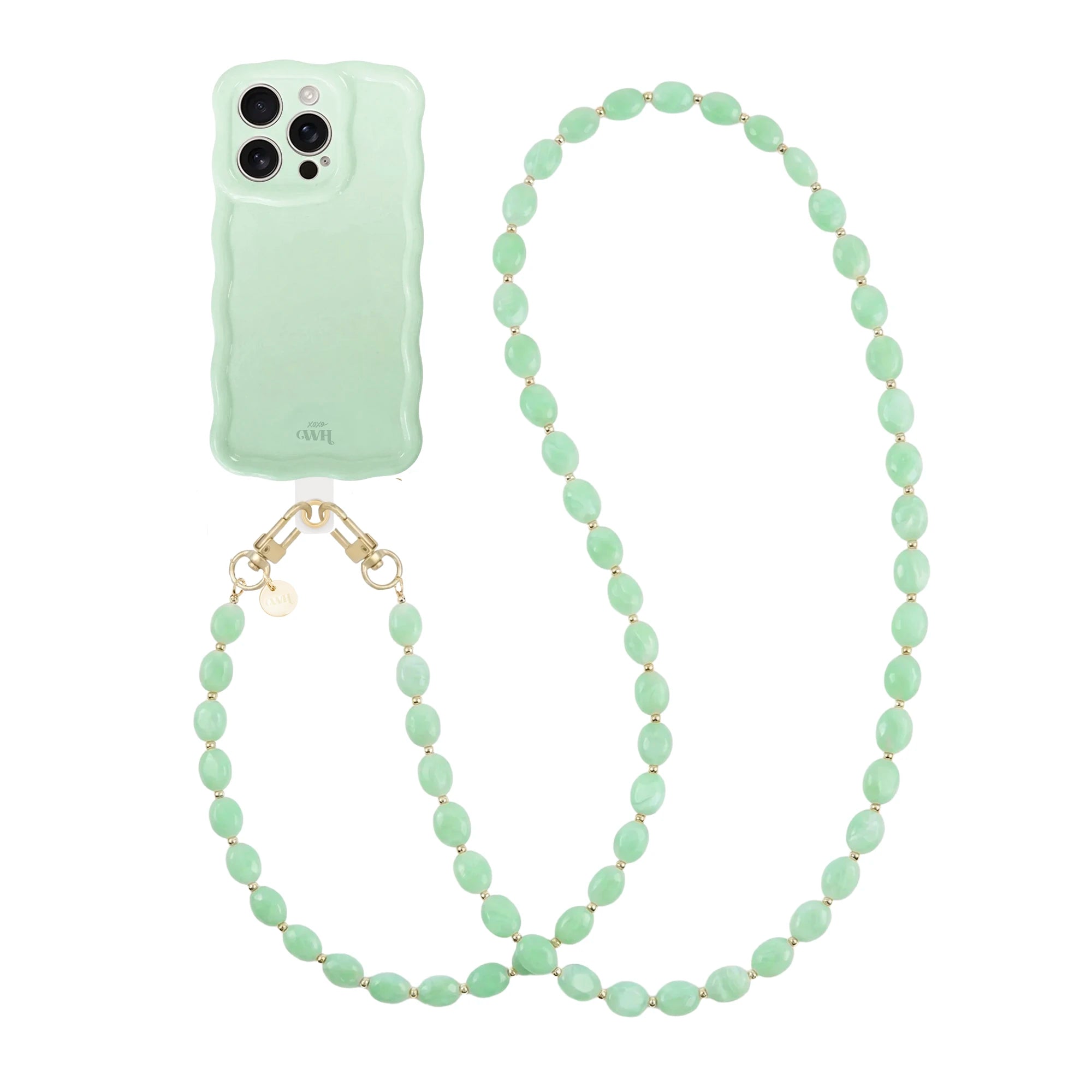 Glanzende golvende saliegroene telefoonhoes met lang Ocean Mint kralenkoord en gouden sluitingen.