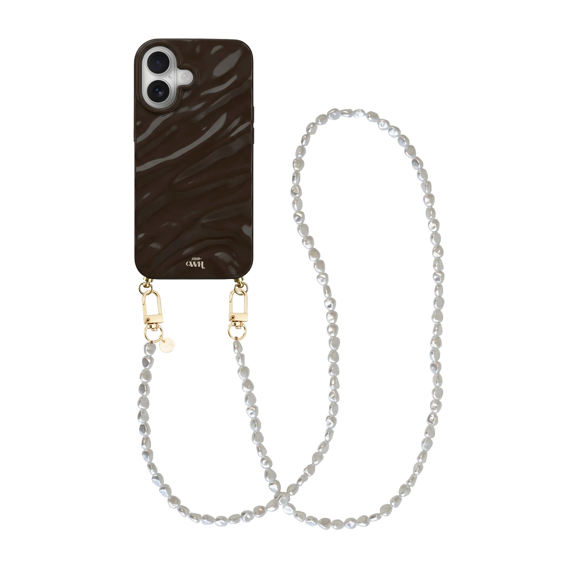 Glanzende bruine iPhone 16 hoes met golvend patroon en lang Pearlfection koord met onregelmatige witte parels.