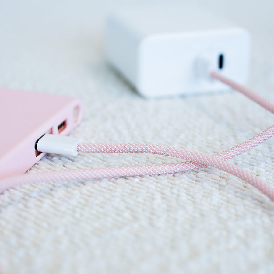 USB-C to USB-C cable - 1 Meter (pink)