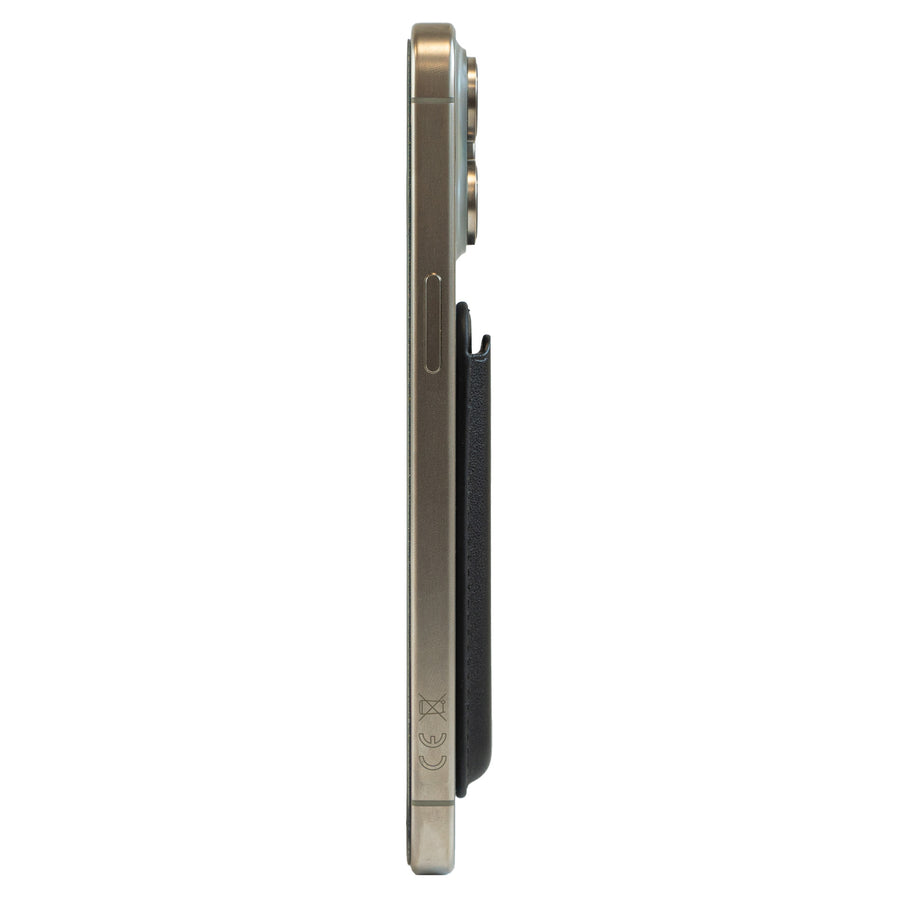 xoxo Wildhearts - MagSafe Wallet (Black)