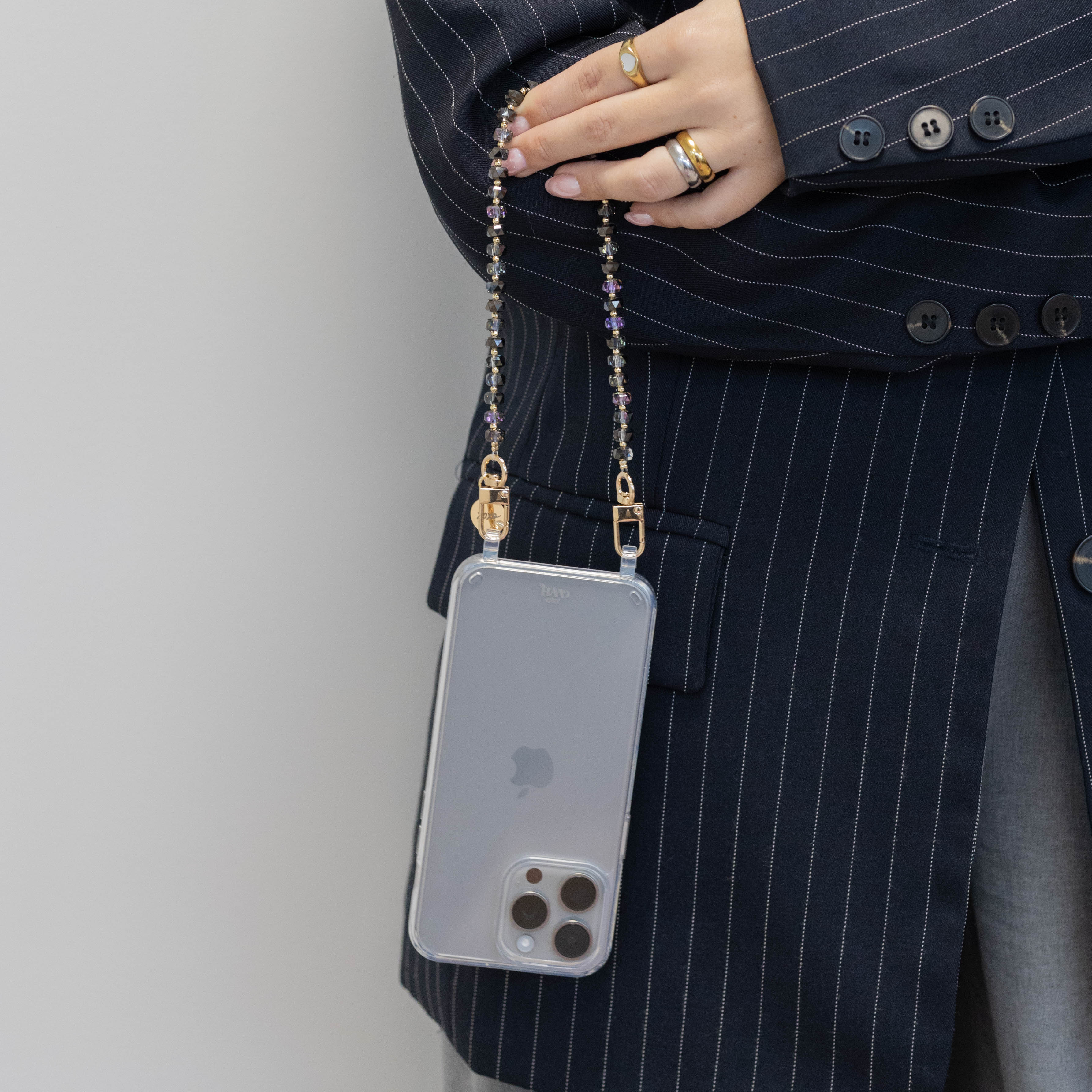 xoxo Wildhearts iPhone 17 - Crystal (Black) Transparant Cord Case