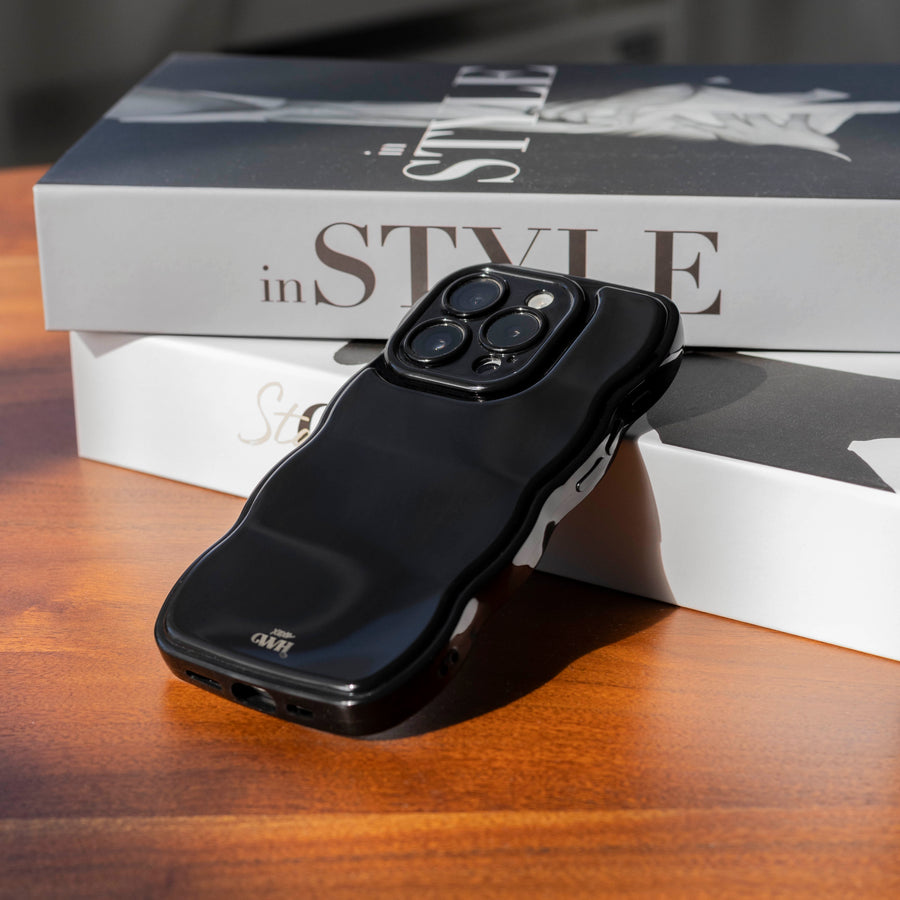 Glossy Wavy Case Black - iPhone 17 Pro