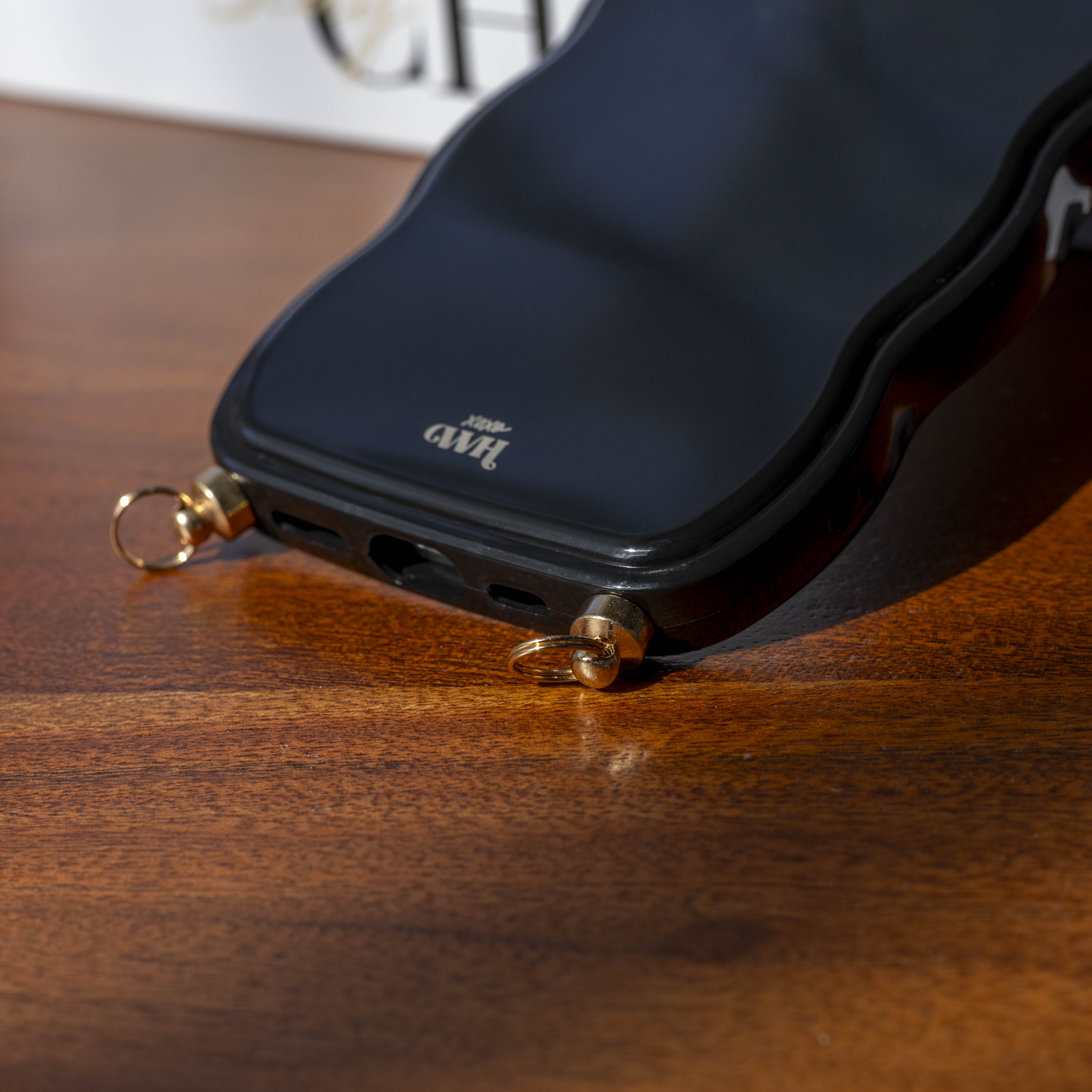 xoxo Wildhearts Glossy Wavy Cord Case Black - iPhone 17 Pro Max