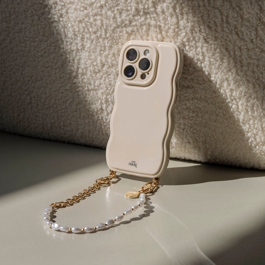 Glossy Wavy Cord Case Beige - Over The Moon (short) - iPhone 17 Pro