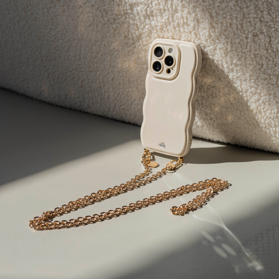 Glossy Wavy Cord Case Beige - Dreamy (long) - iPhone 17