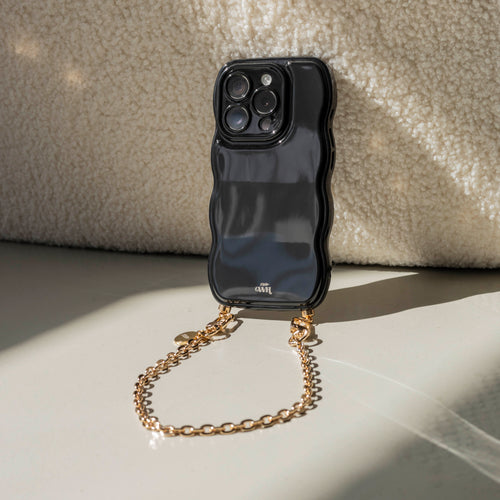 xoxo Wildhearts Glossy Wavy Cord Case Black - Dreamy (short) - iPhone 16 Pro Max