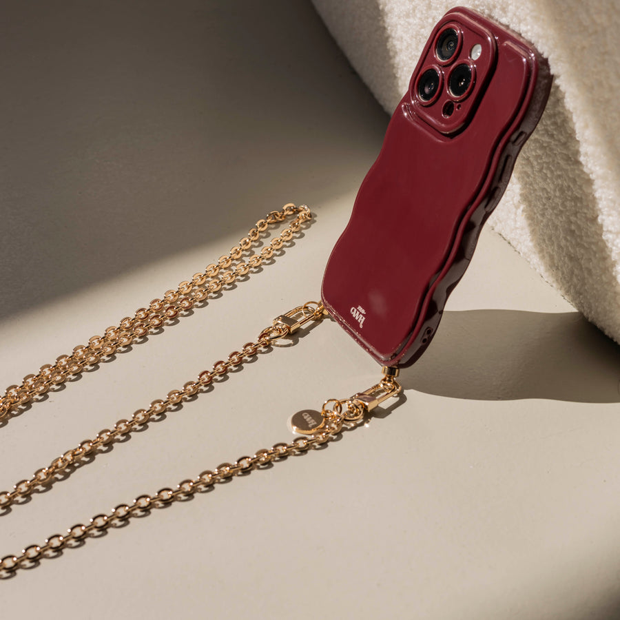 Glossy Wavy Cord Case Burgundy - Dreamy (long) - iPhone 17