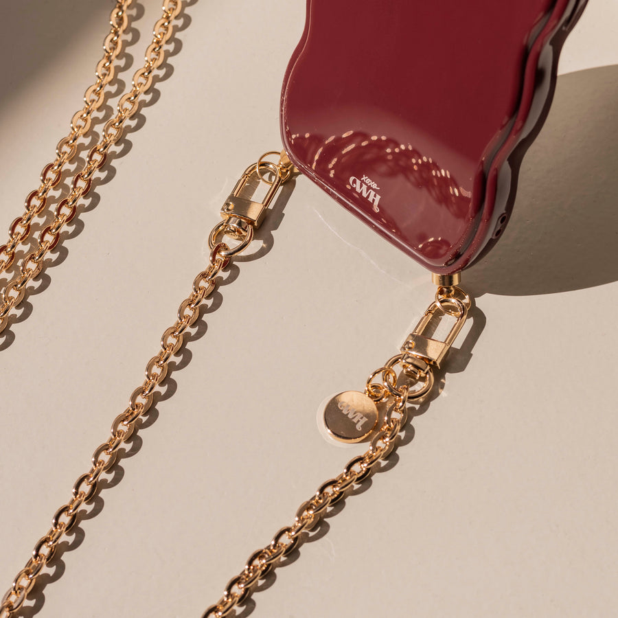 Glossy Wavy Cord Case Burgundy - Dreamy (long) - iPhone 17