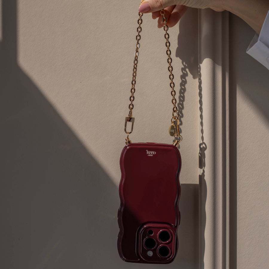 Glossy Wavy Cord Case Burgundy - Dreamy (short) - iPhone 17 Pro