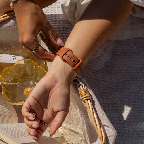 xoxo Wildhearts Apple Watch siliconen bandje (bruin)