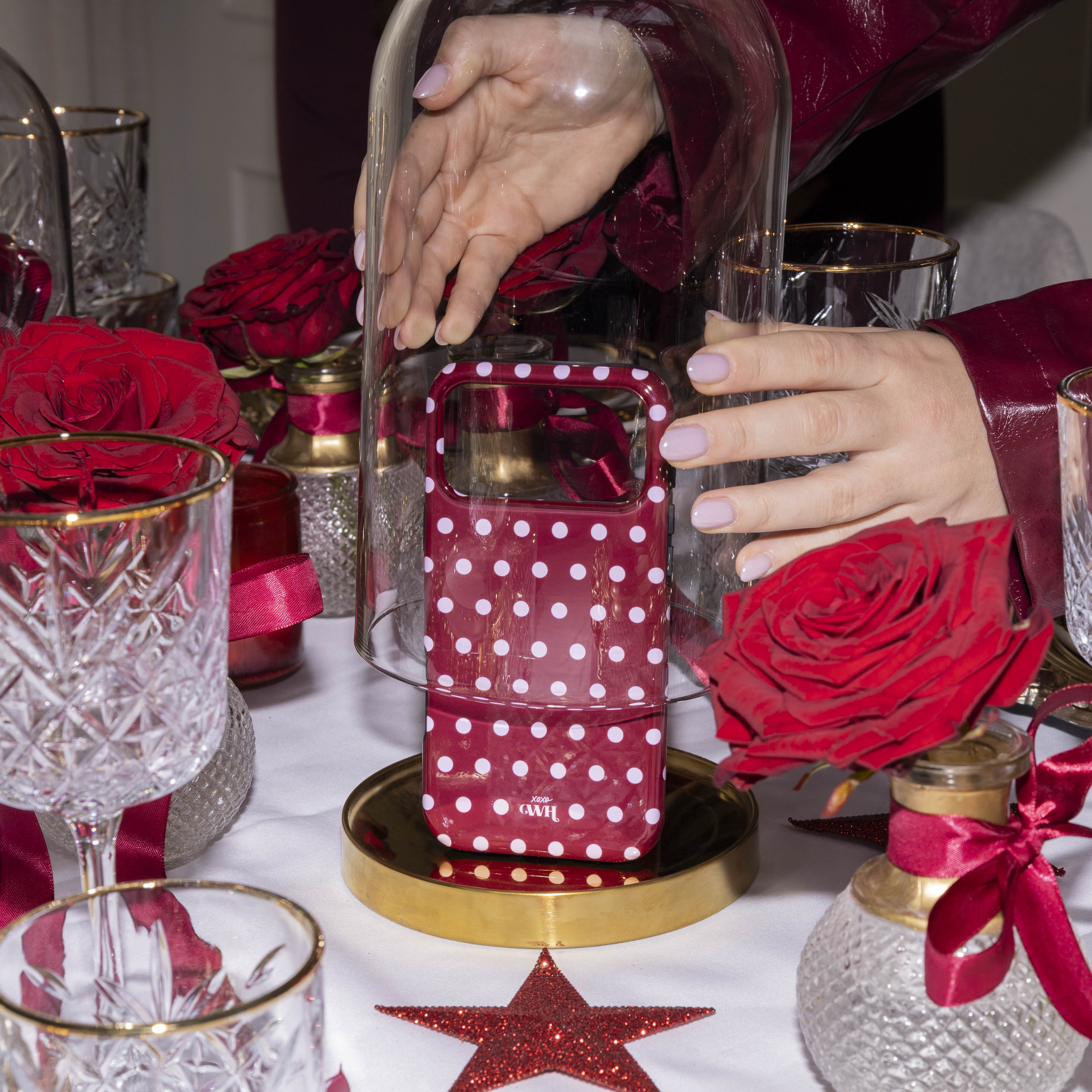 xoxo Wildhearts Polka Dots (Burgundy) - iPhone 17 Pro