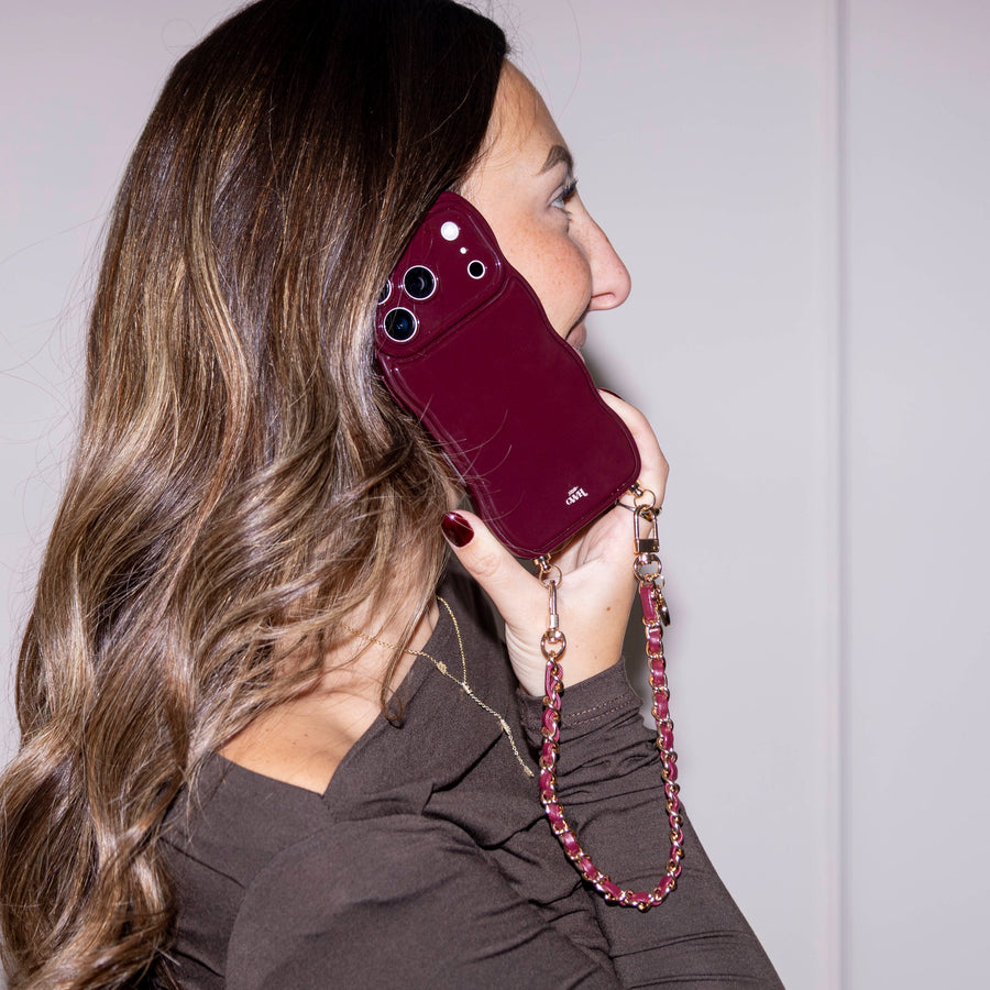 Glossy Wavy Cord Case Burgundy - Classic Chain Burgundy (short) - iPhone 17 Air