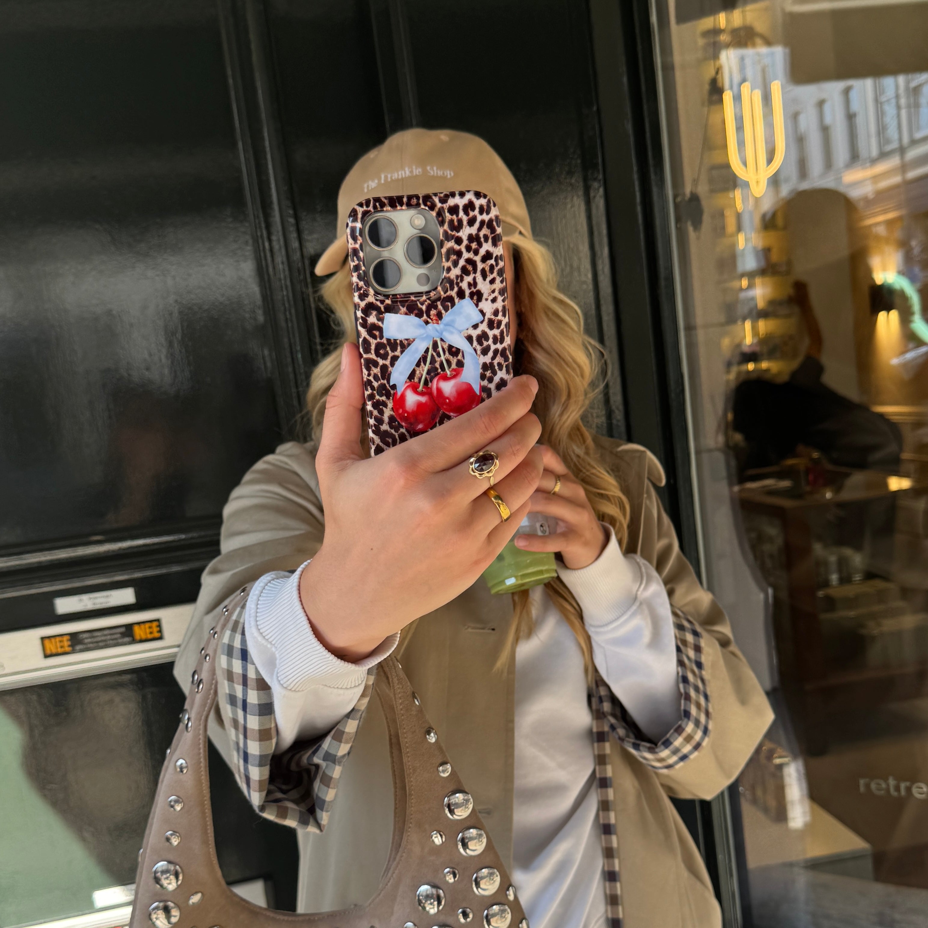 xoxo Wildhearts Cherry Wild - iPhone 17 Pro Max