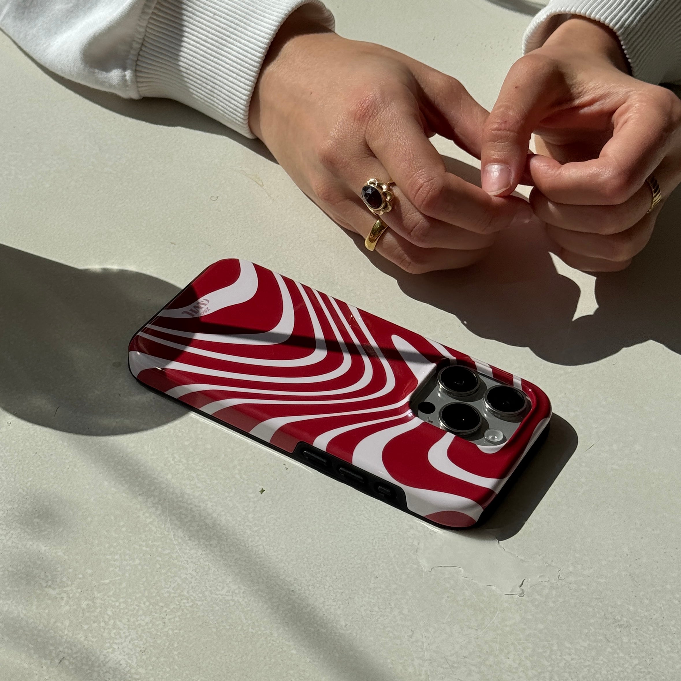 xoxo Wildhearts Boogie Wonderland Red MagSafe - iPhone 16 Pro Max