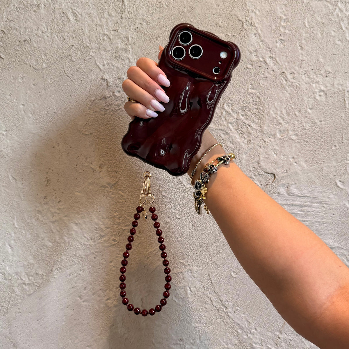 Bubbly case Burgundy - Burgundy Muse Cord (short) - iPhone 14 Pro